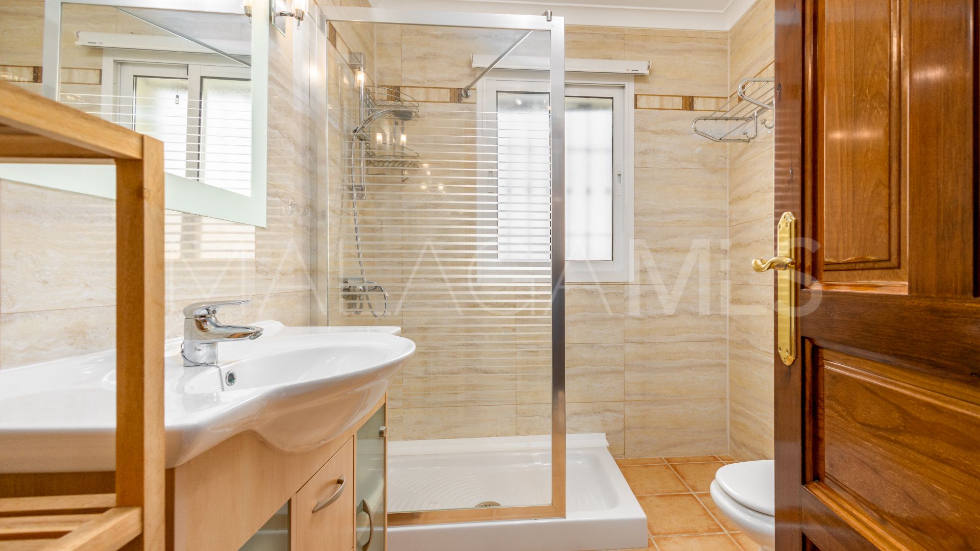 Villa for sale in Coin