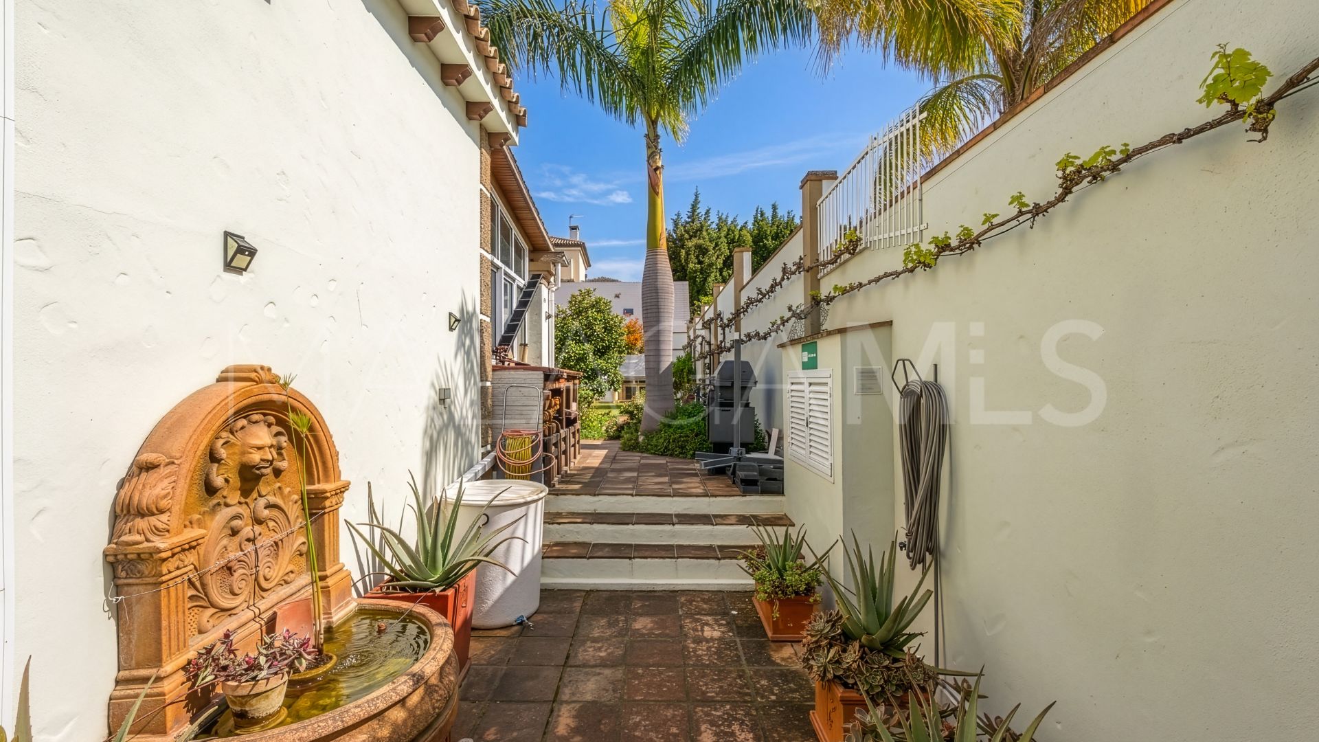 Villa for sale in Coin