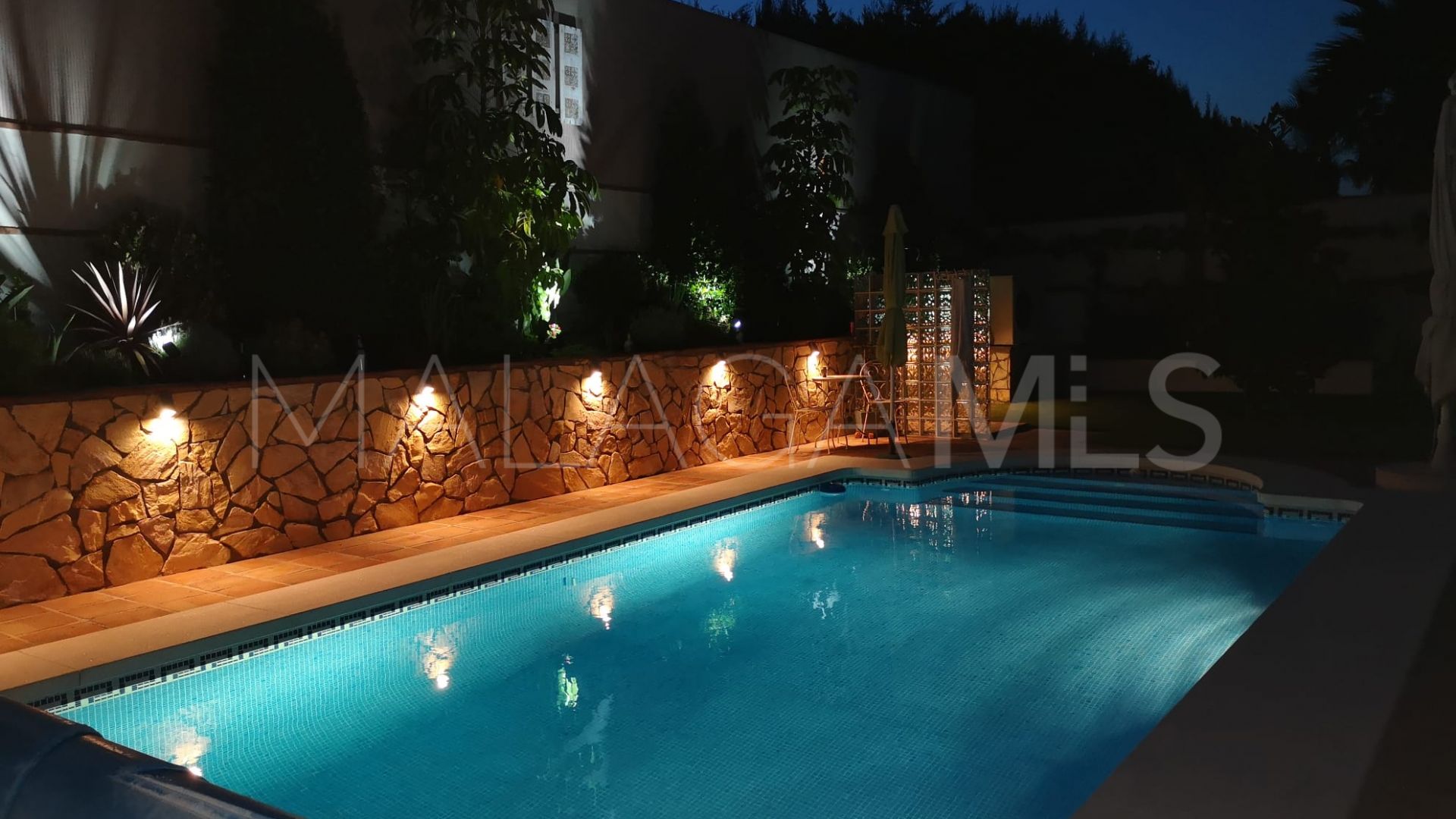 Villa for sale in Coin