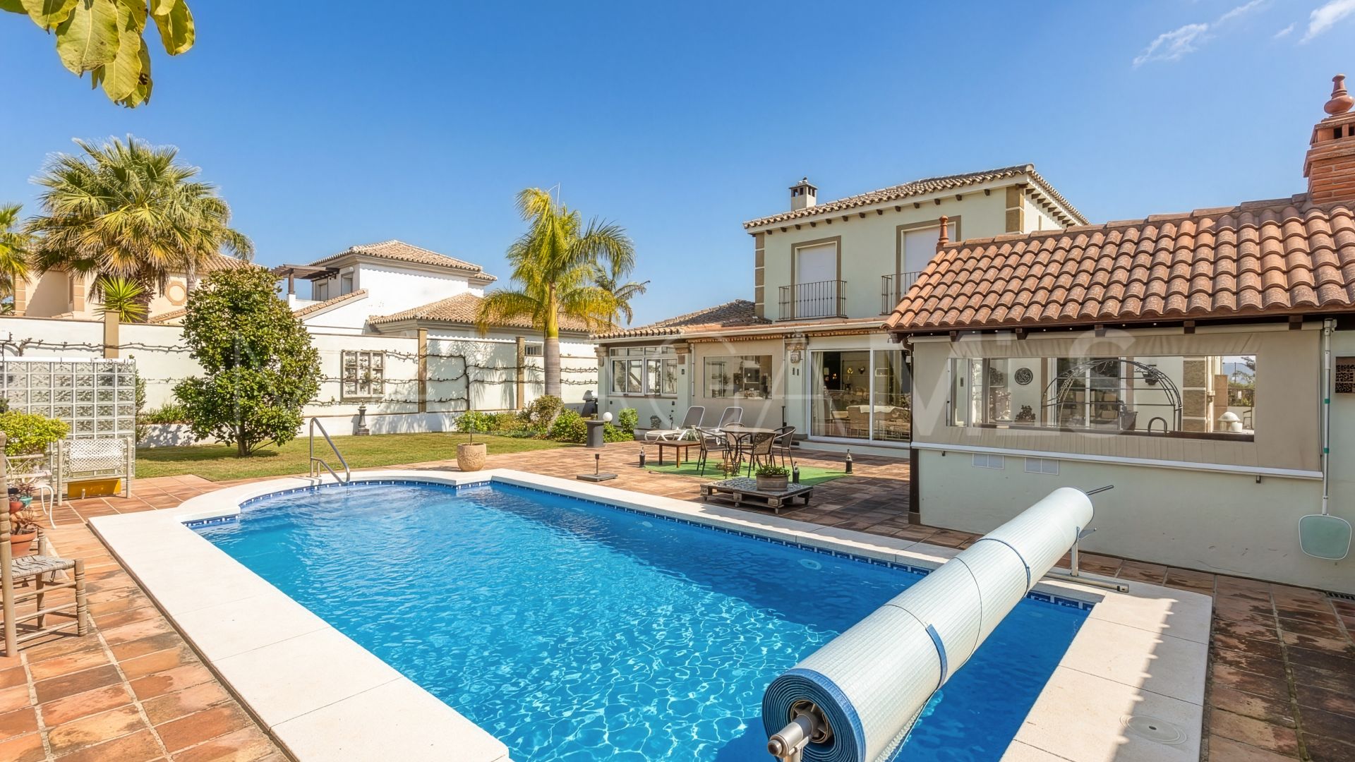 Villa for sale in Coin