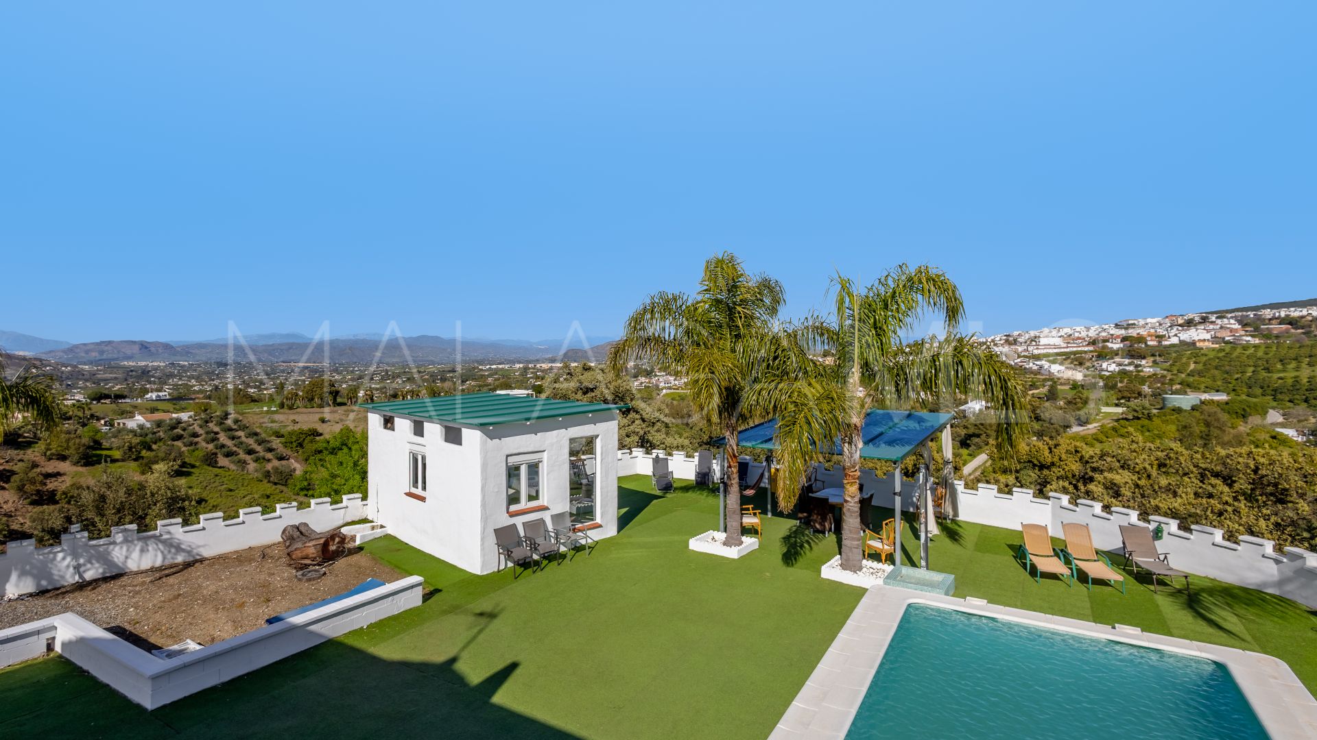 Landhaus for sale in Alhaurin el Grande