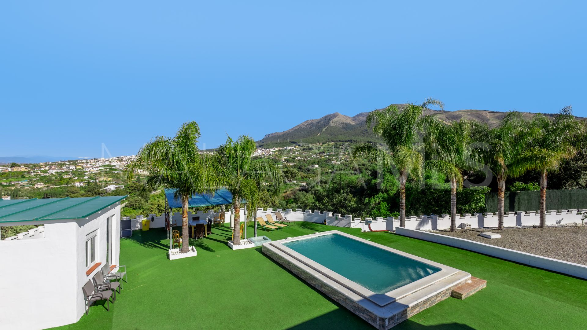 Landhaus for sale in Alhaurin el Grande