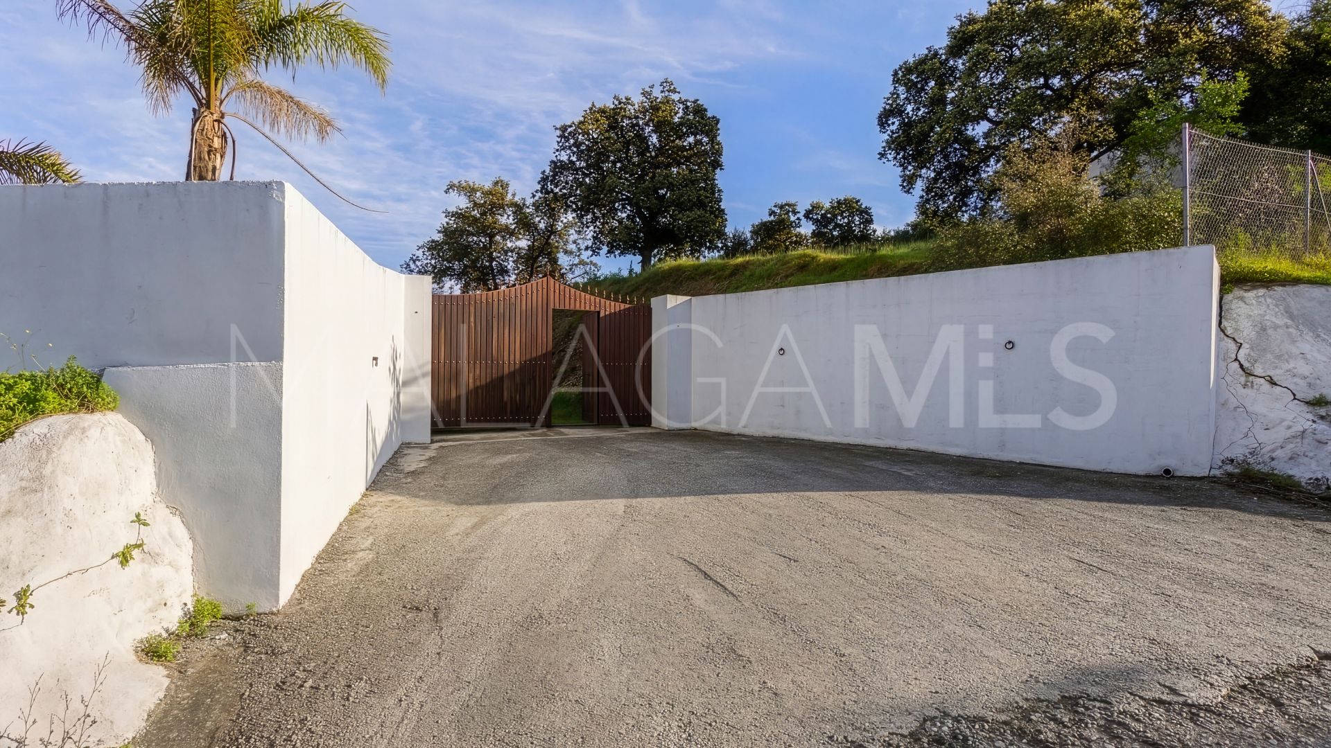 Landhaus for sale in Alhaurin el Grande