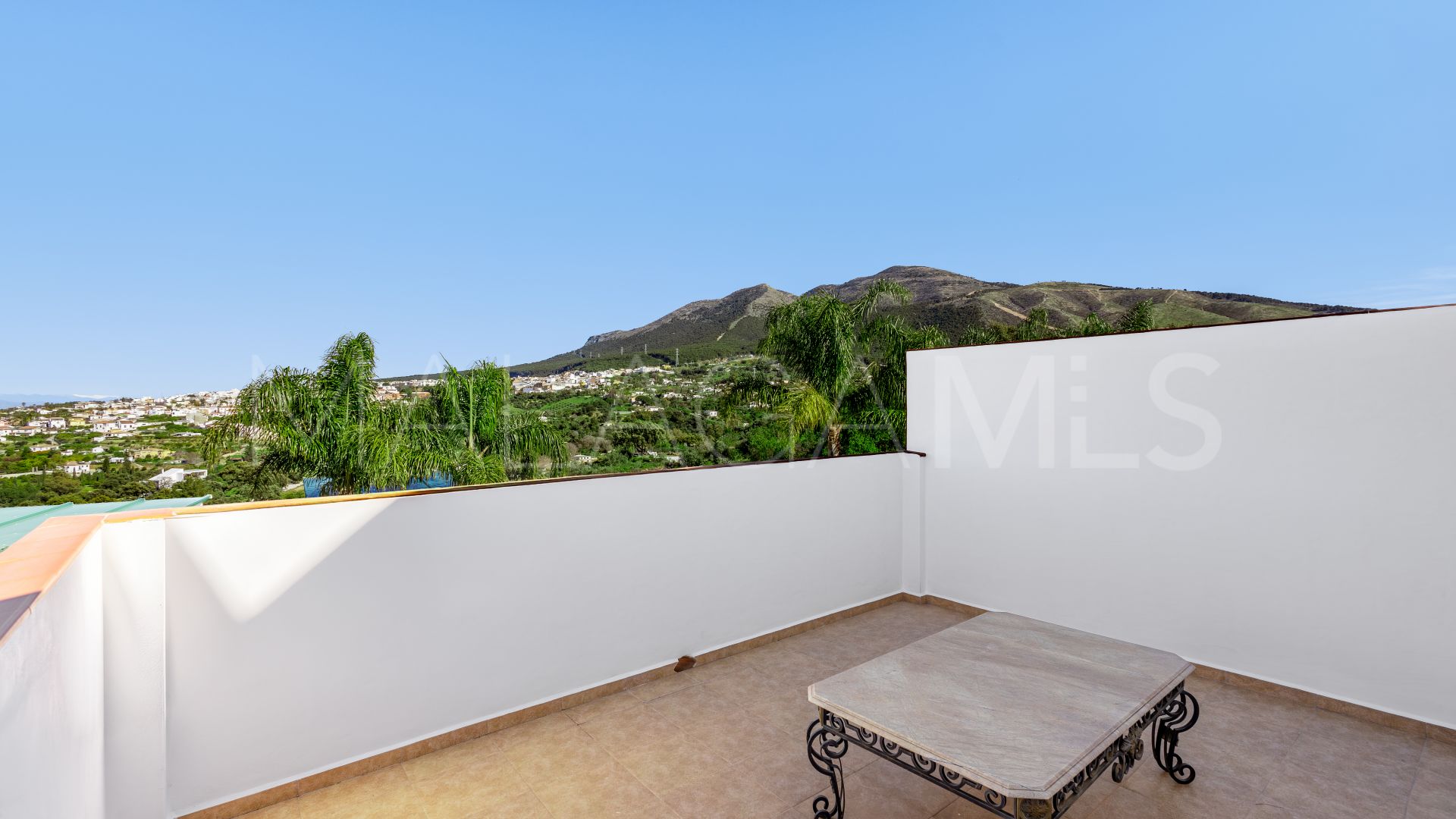 Landhaus for sale in Alhaurin el Grande