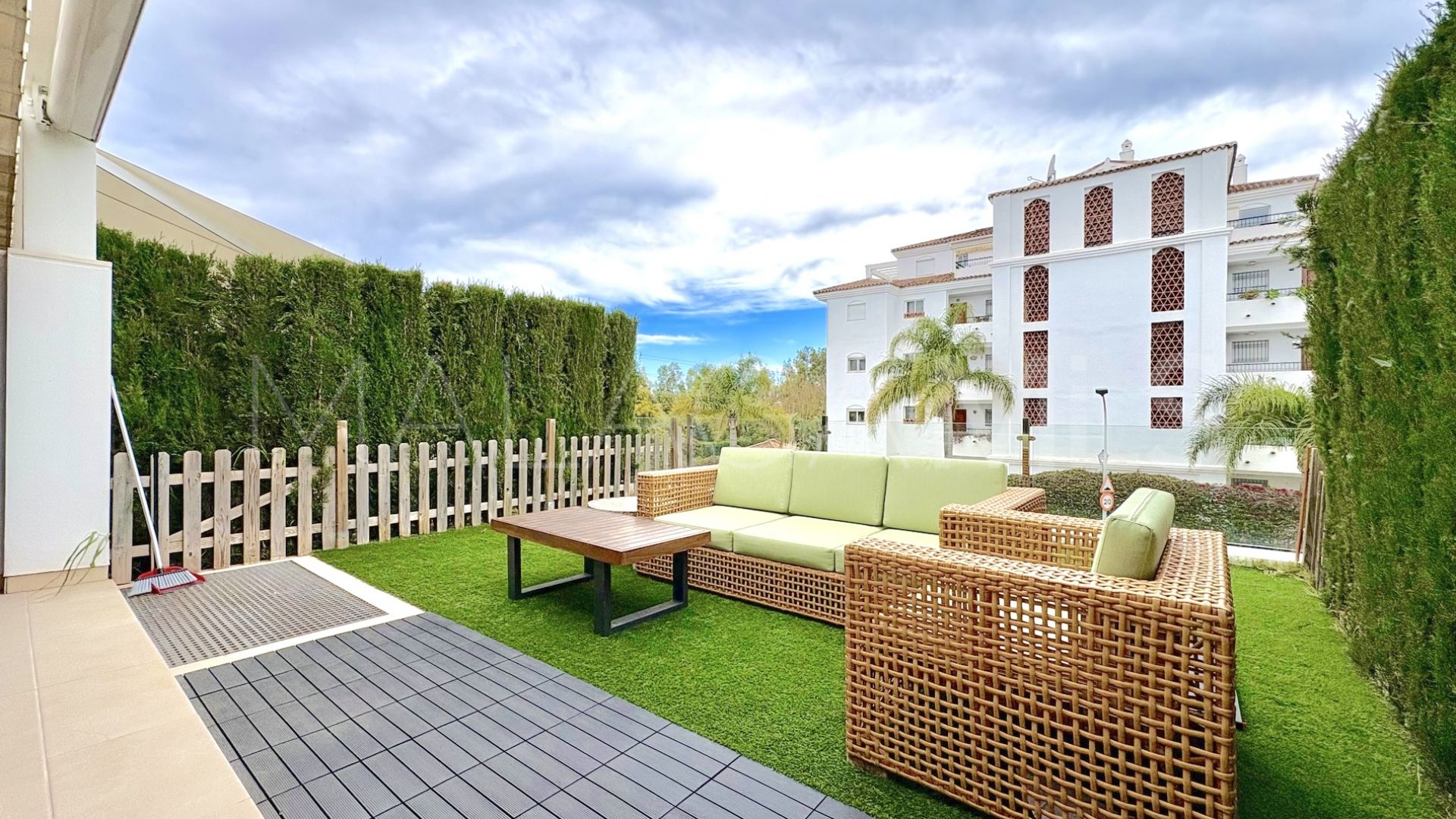 Town house in Calahonda for sale