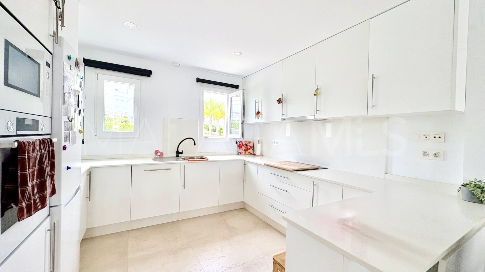 Town house in Calahonda for sale