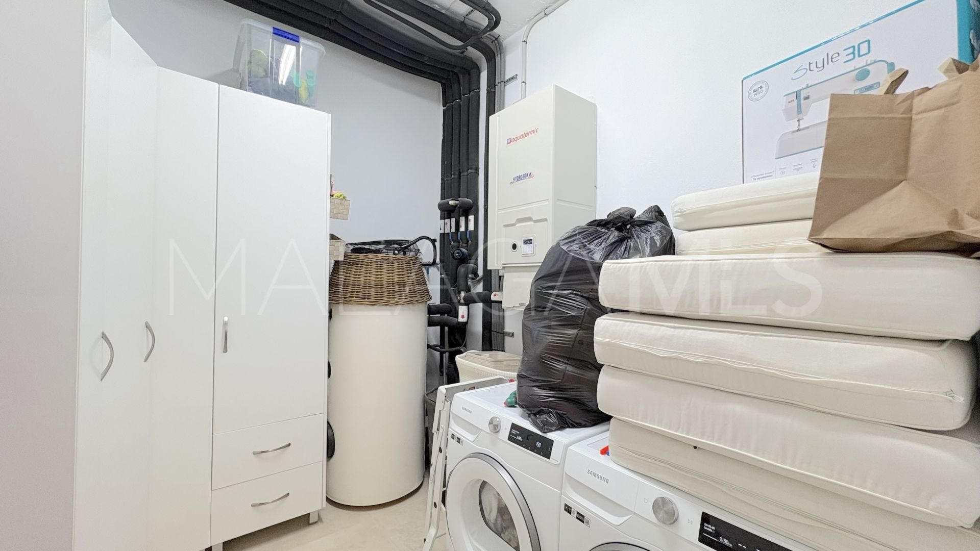 Town house in Calahonda for sale