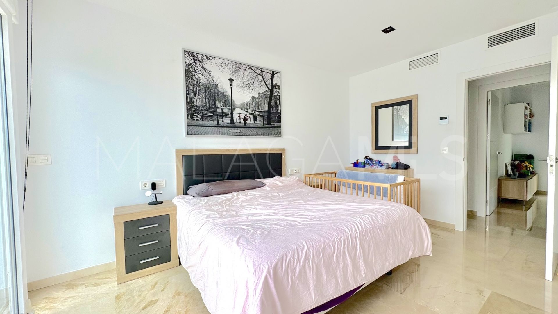 Town house in Calahonda for sale