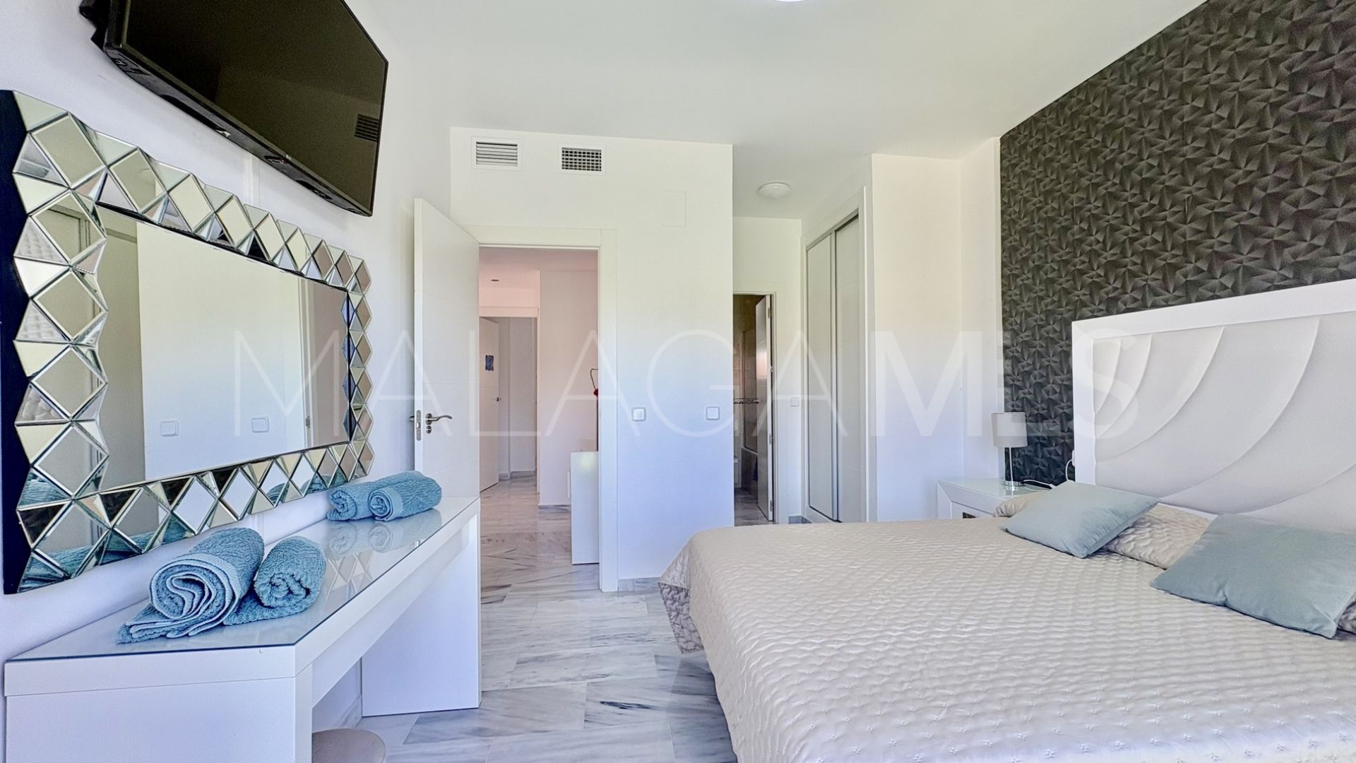 House for sale in Cabopino with 6 bedrooms