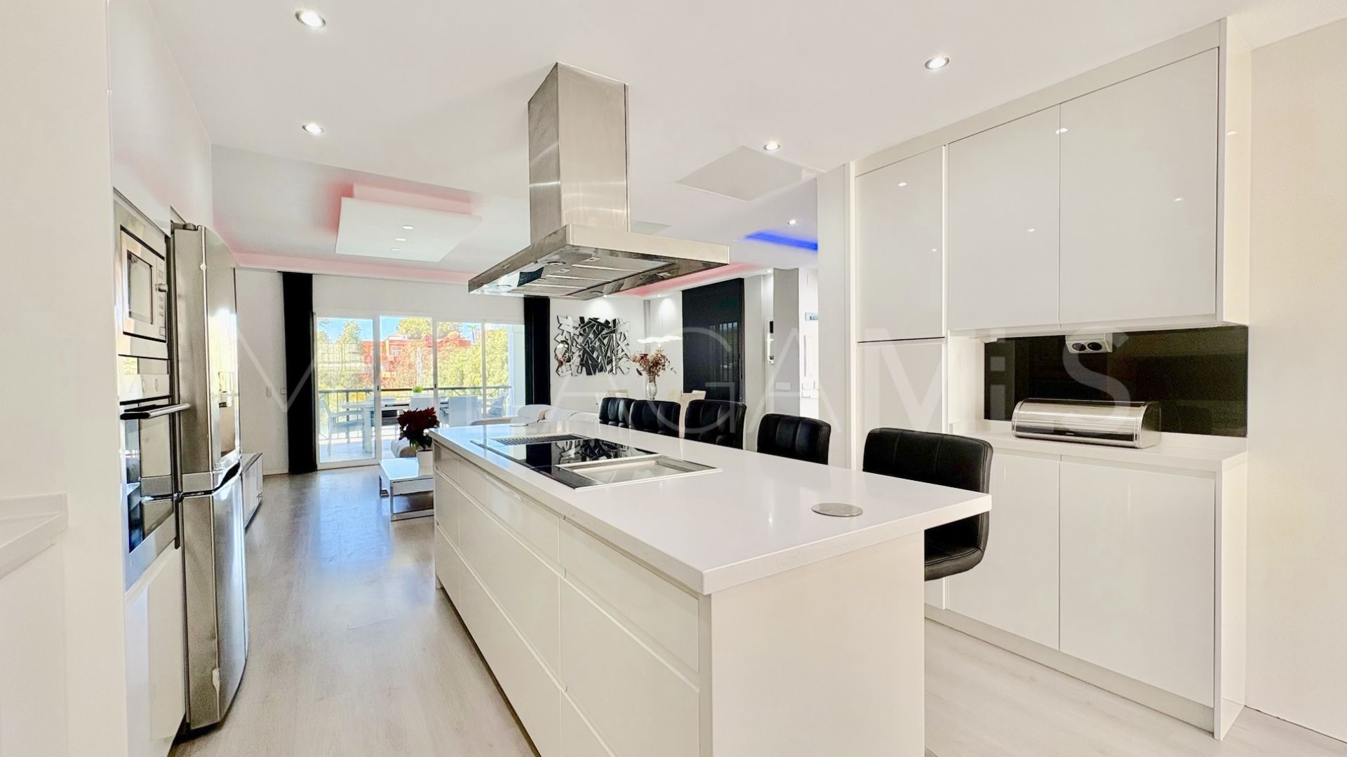 House for sale in Cabopino with 6 bedrooms