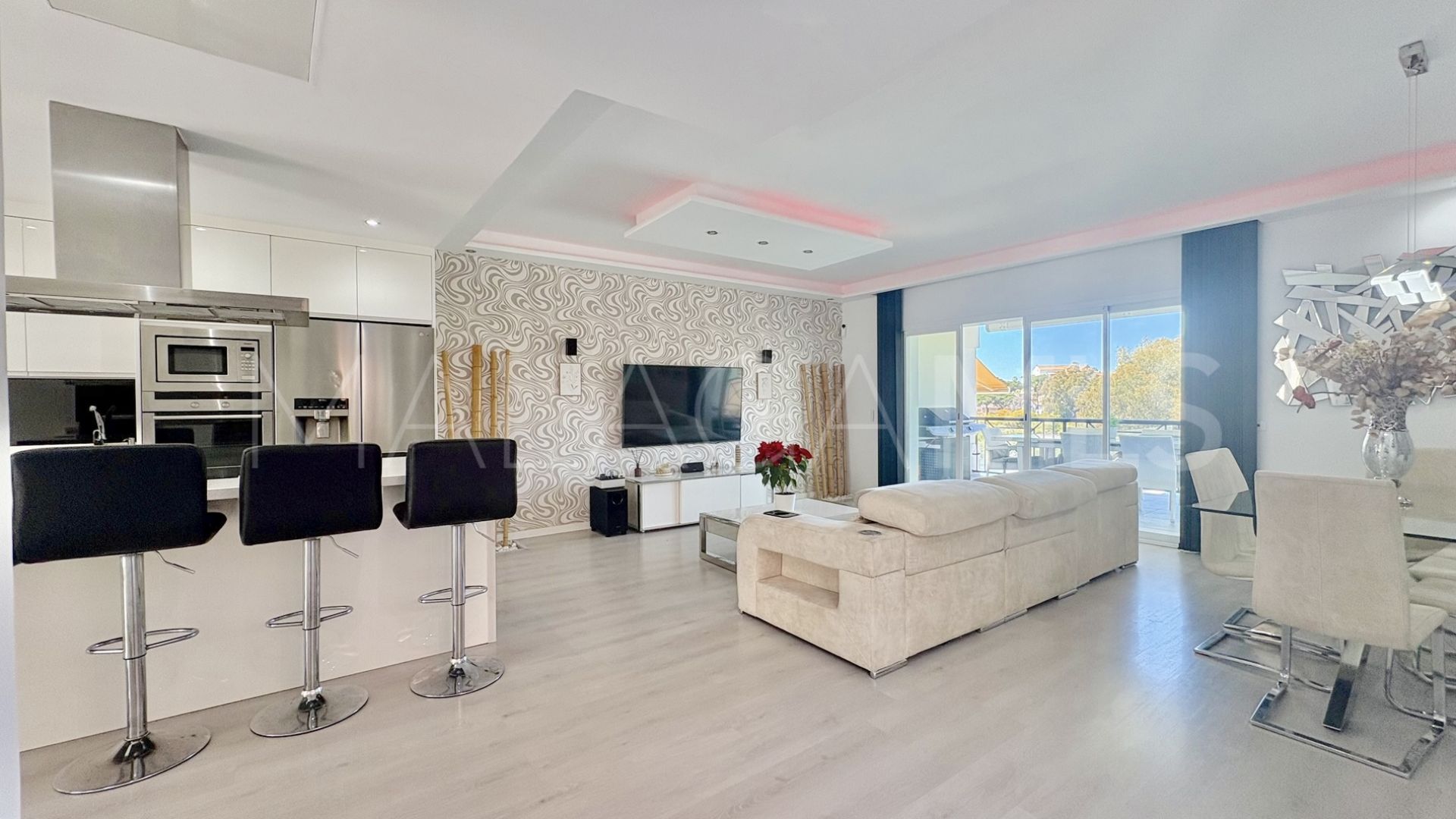 House for sale in Cabopino with 6 bedrooms