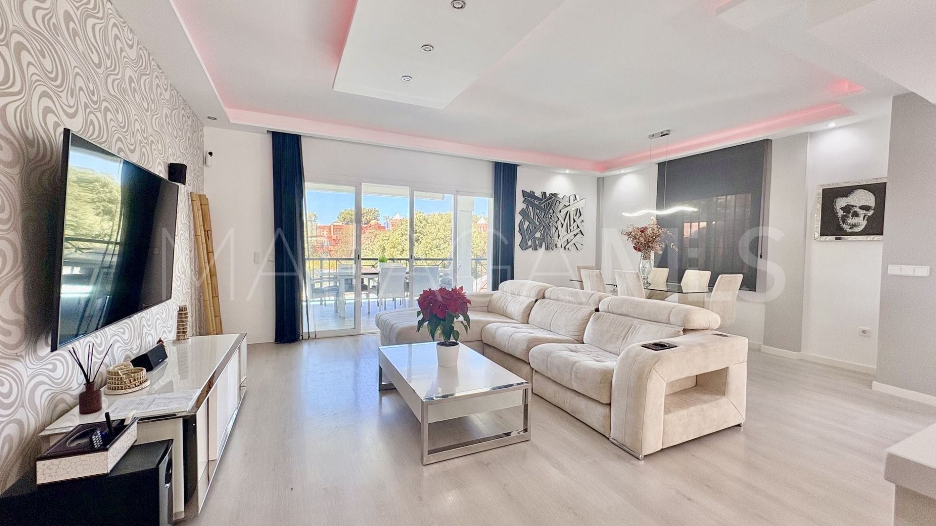 House for sale in Cabopino with 6 bedrooms