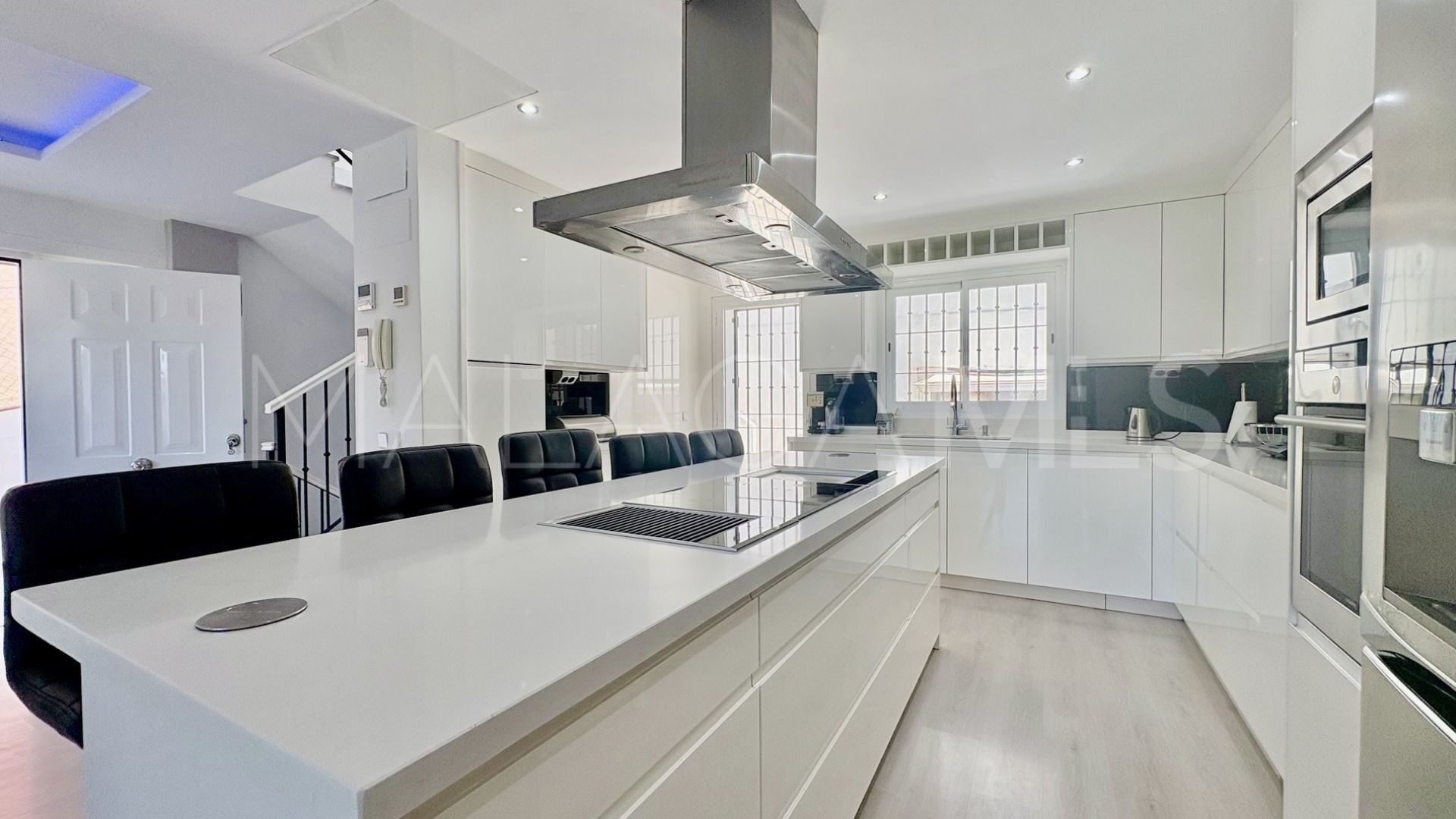 House for sale in Cabopino with 6 bedrooms