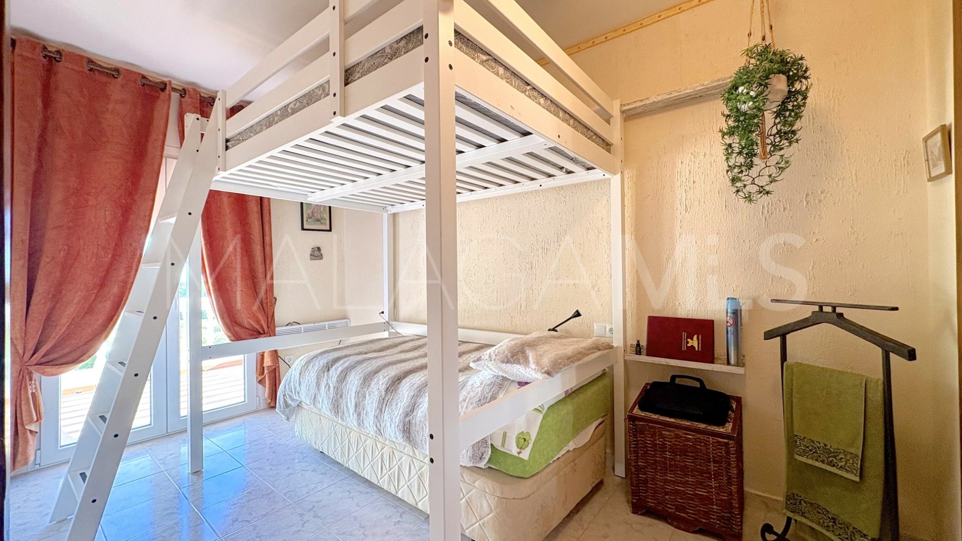 Buy casa in Cala de Mijas with 5 bedrooms