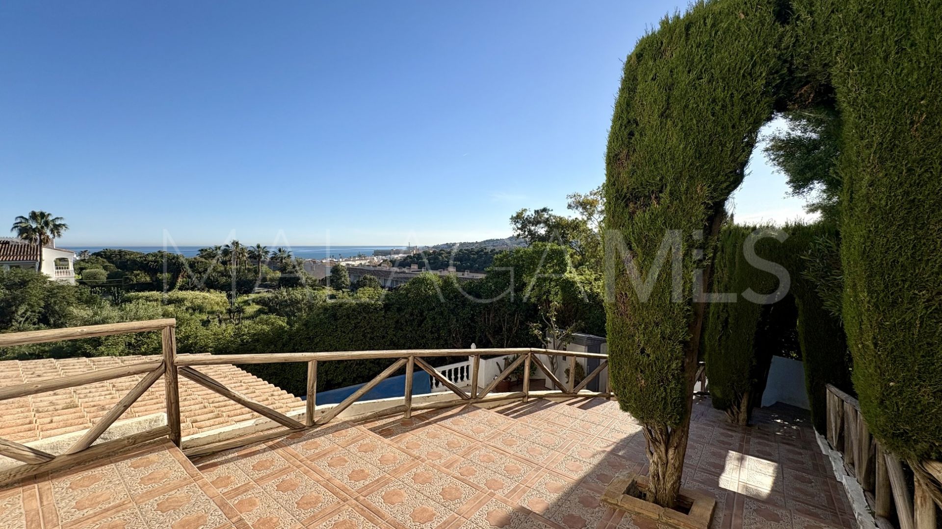 Buy casa in Cala de Mijas with 5 bedrooms