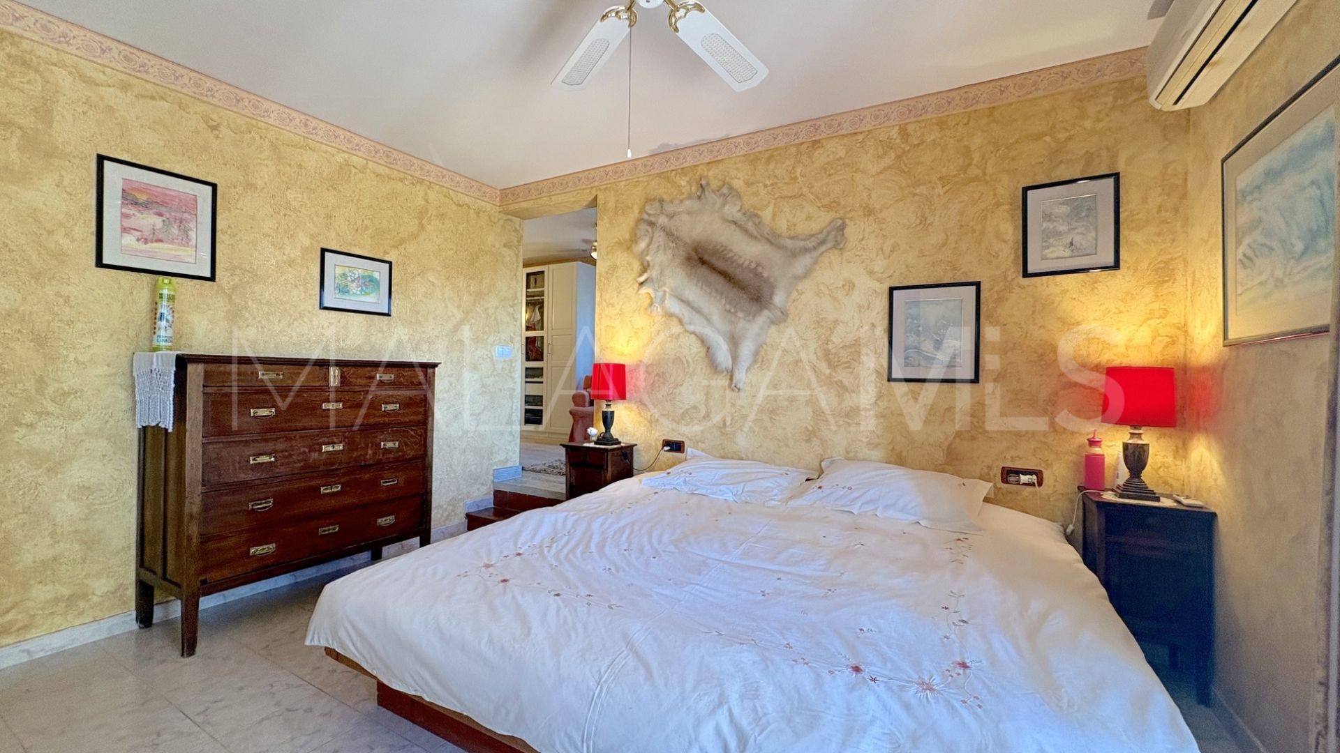 Buy casa in Cala de Mijas with 5 bedrooms