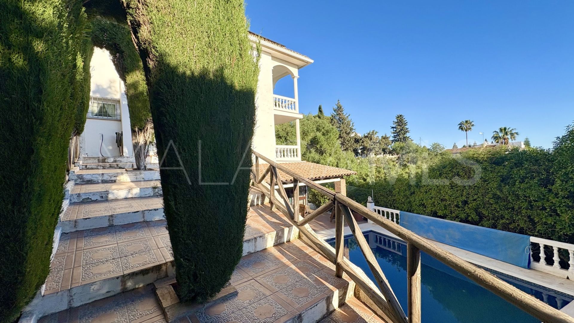 Buy casa in Cala de Mijas with 5 bedrooms