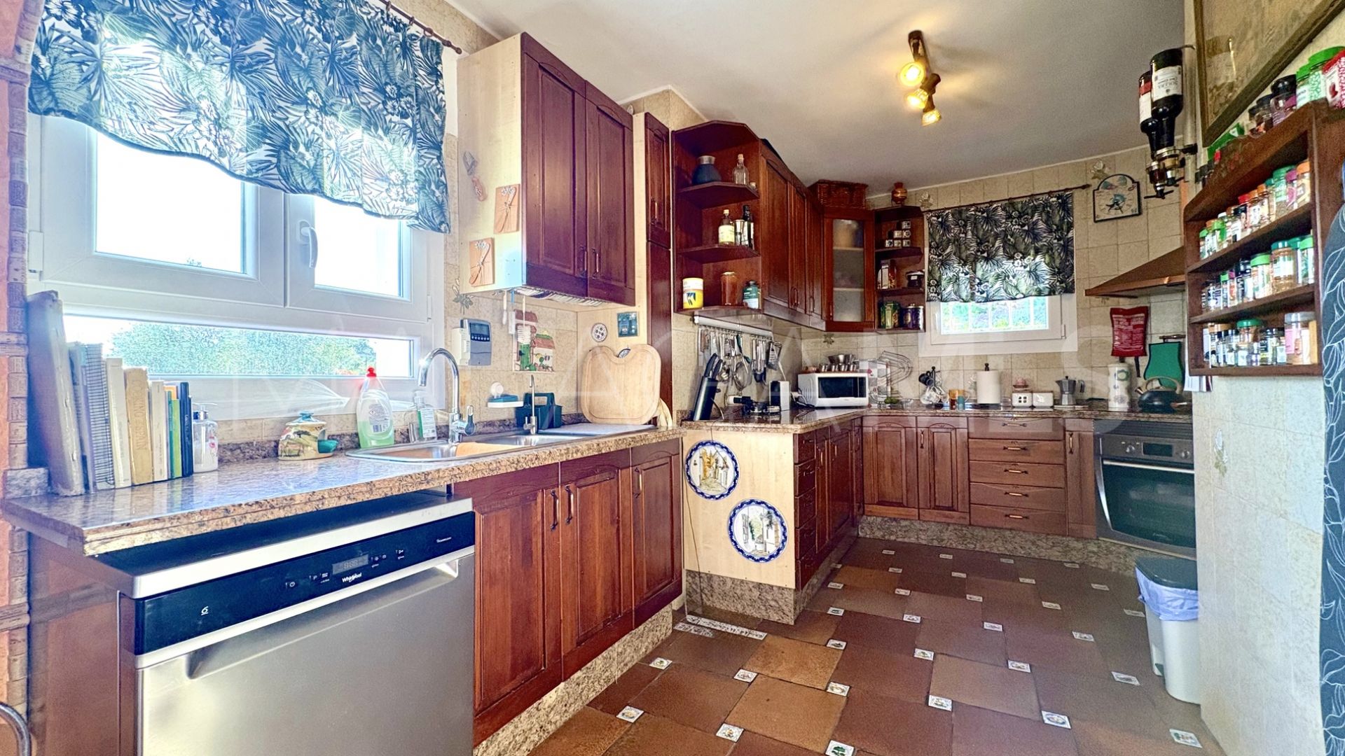 Buy casa in Cala de Mijas with 5 bedrooms