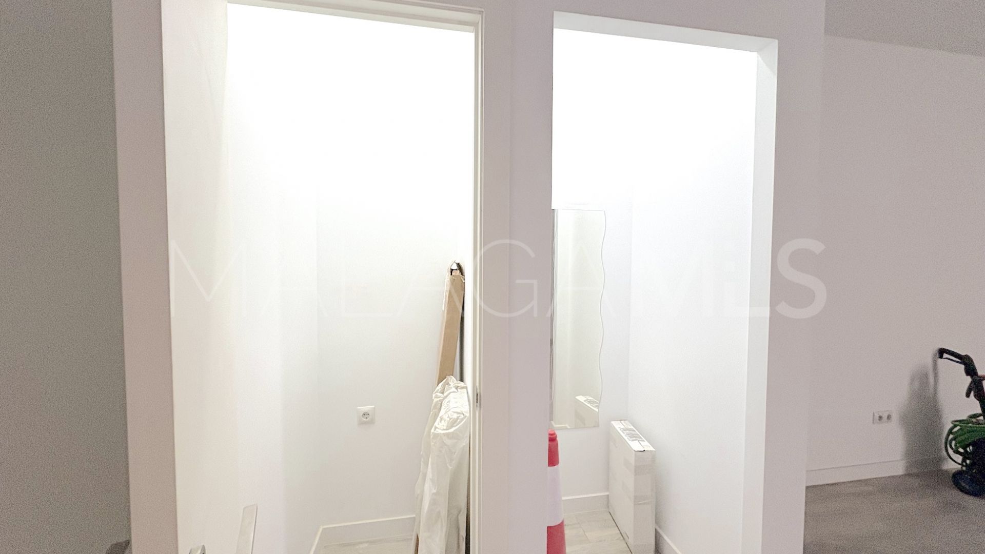 Kommersiella lokaler for sale in Puerto Marina