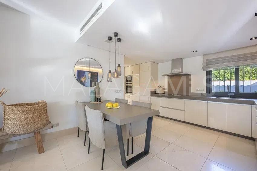 Se vende villa in Marbesa with 3 bedrooms