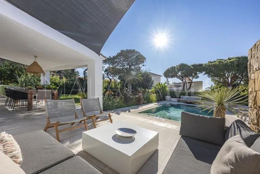 Se vende villa in Marbesa with 3 bedrooms