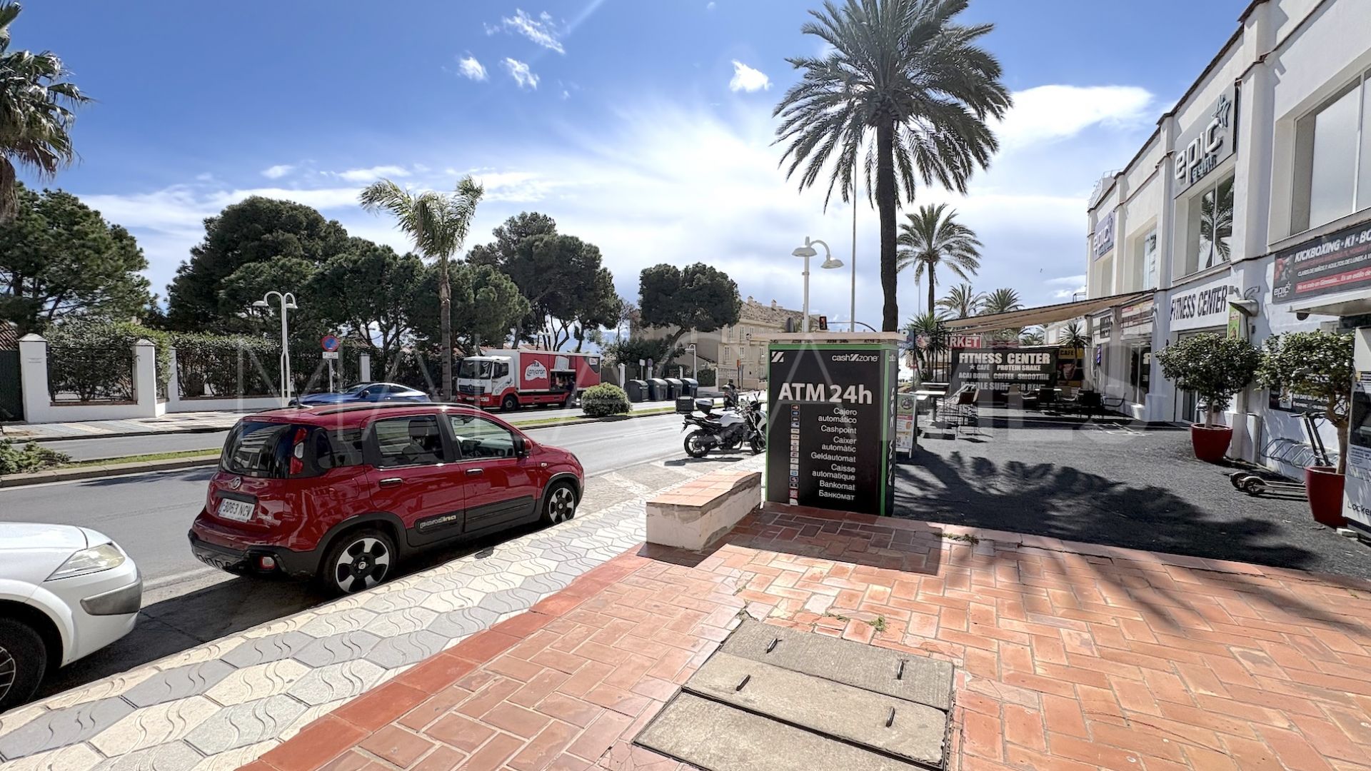 Kommersiella lokaler for sale in Puerto Marina
