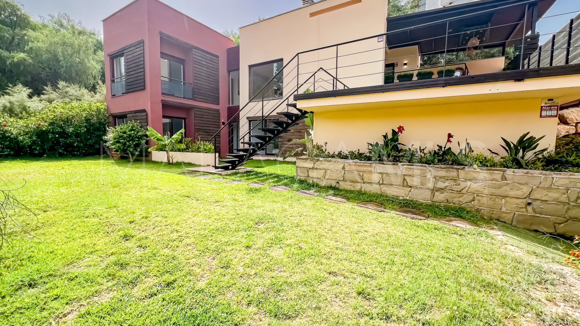 Hus i byn for sale in Parque Botanico