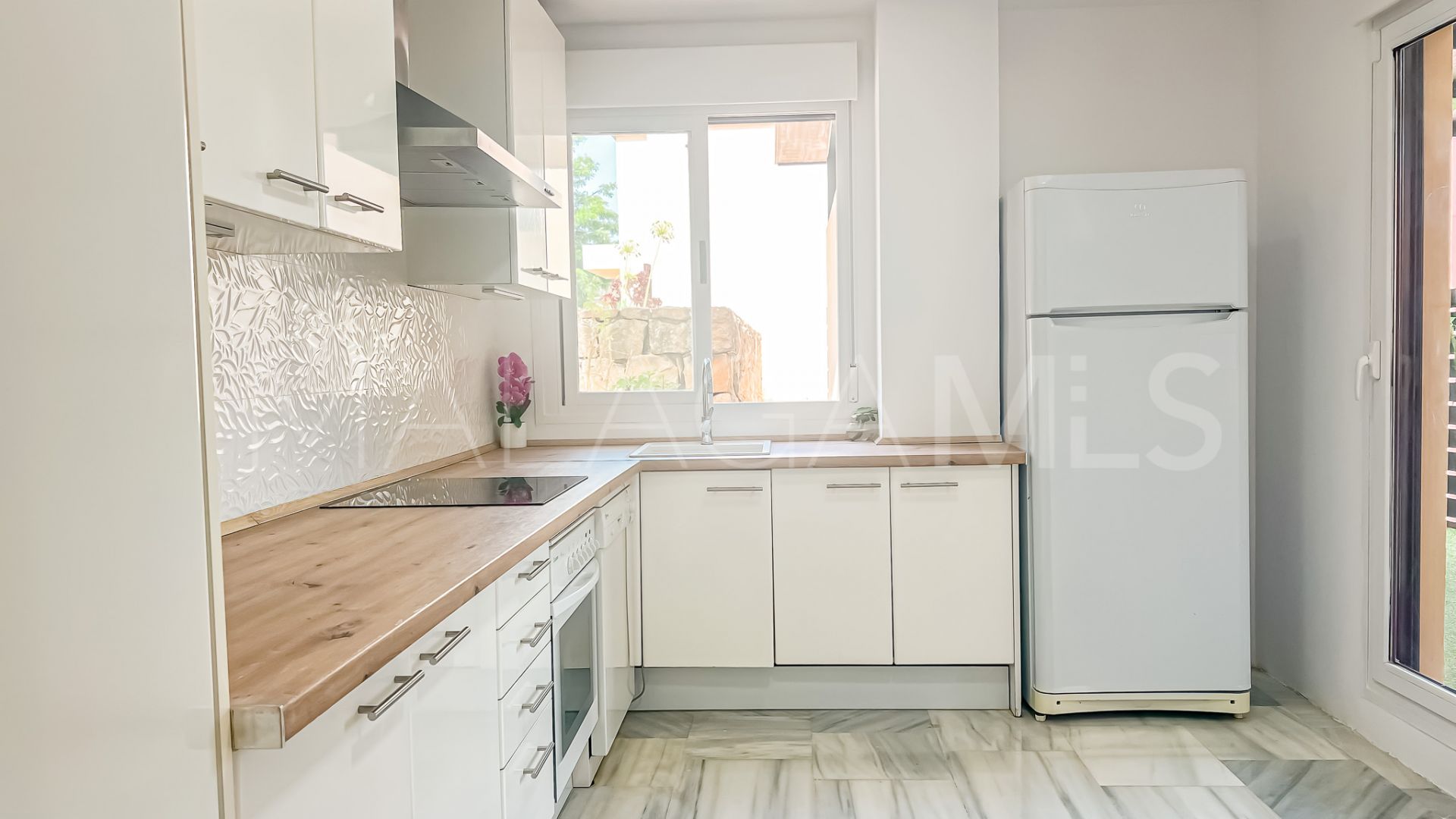 Hus i byn for sale in Parque Botanico