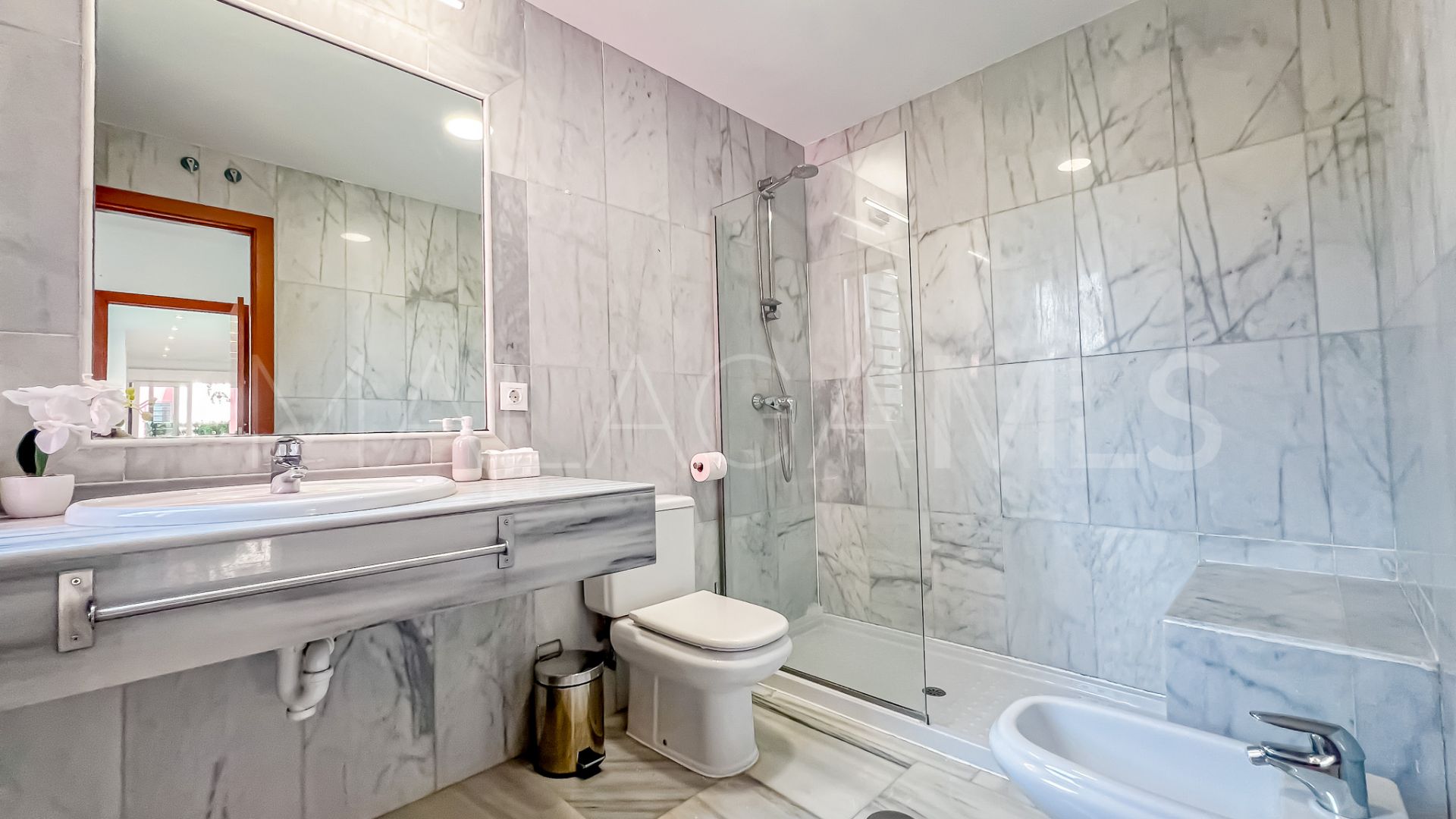 Hus i byn for sale in Parque Botanico