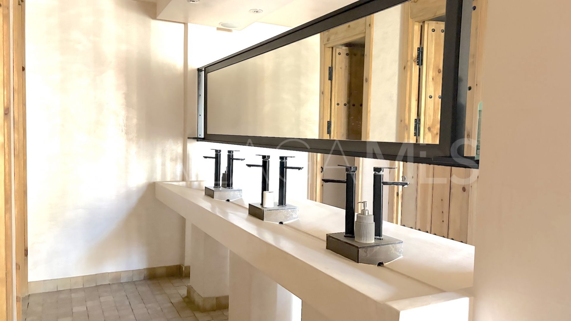 Kommersiella lokaler for sale in Calahonda