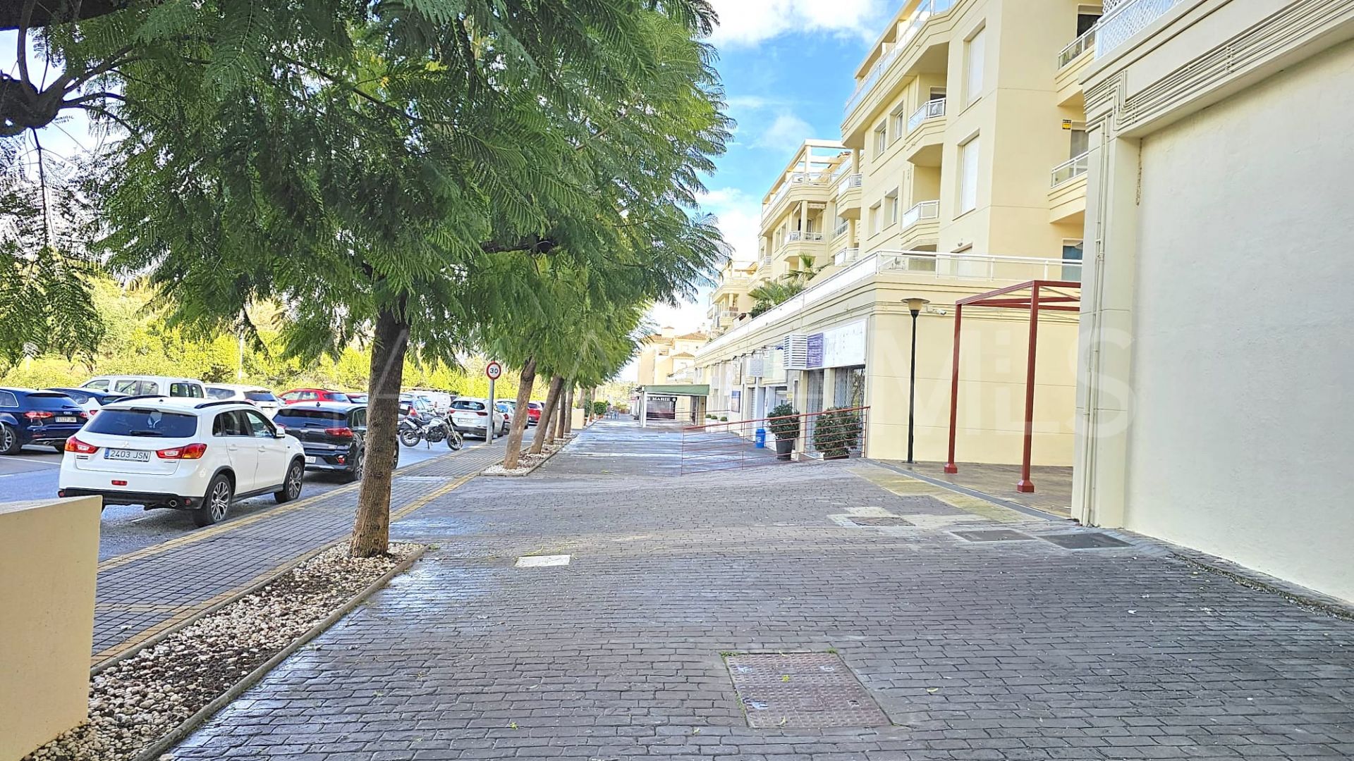 La Cala Hills commercial premises for sale