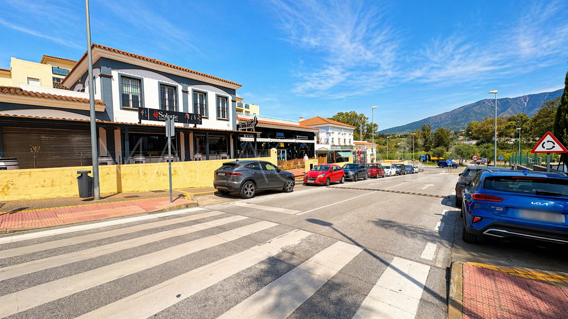 La Cala Hills commercial premises for sale