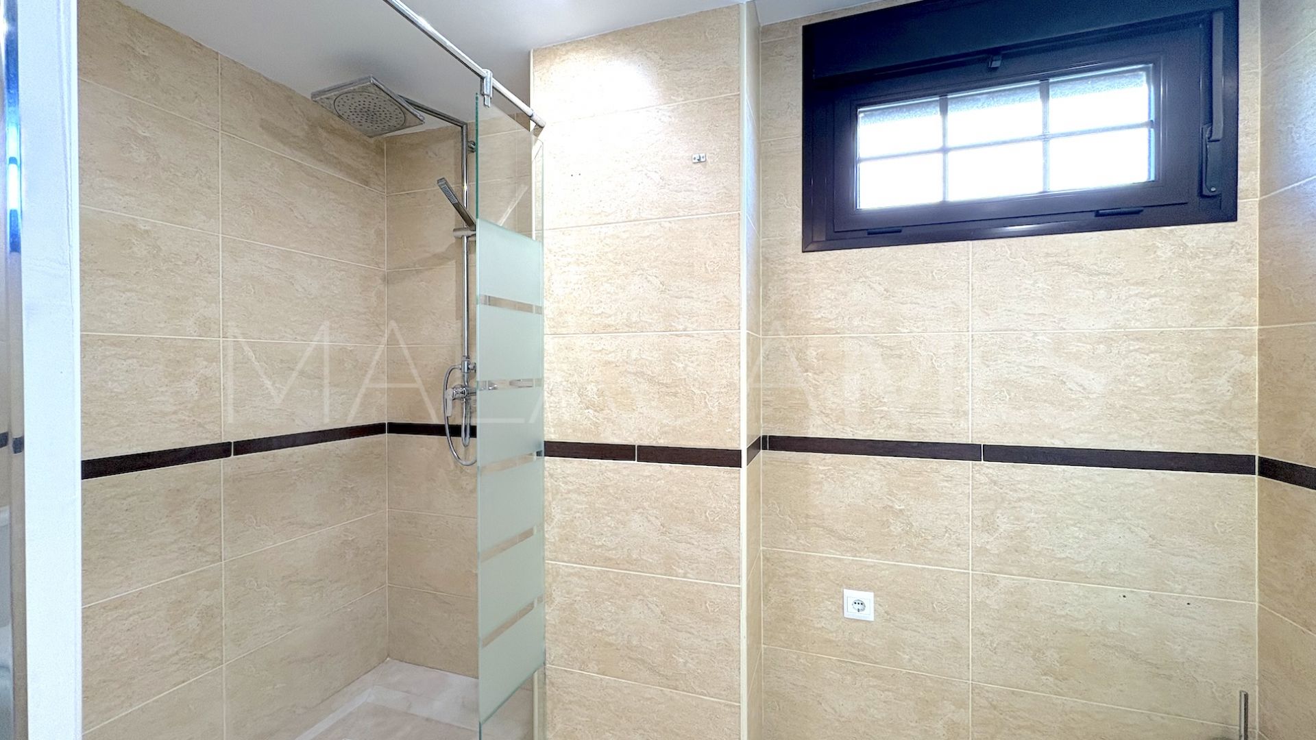 Torrequebrada, apartamento for sale de 2 bedrooms