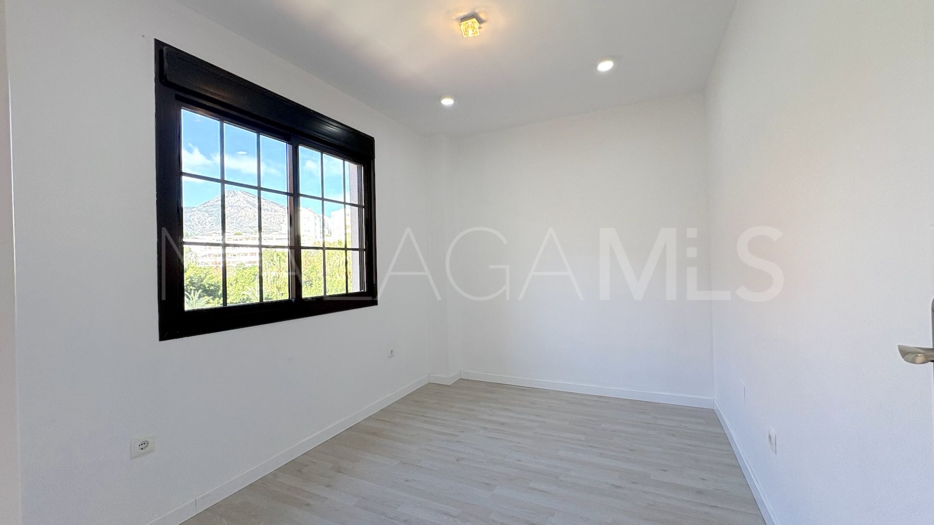 Torrequebrada, apartamento for sale de 2 bedrooms