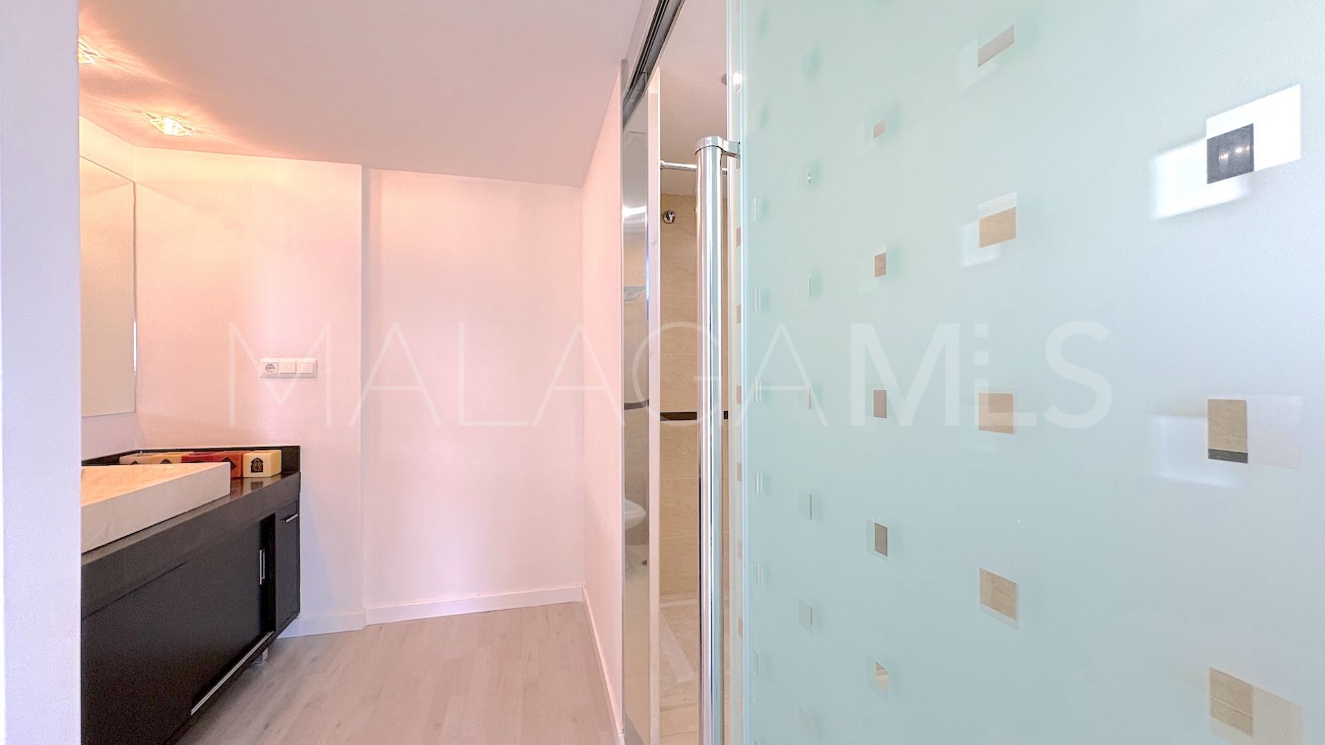 Torrequebrada, apartamento for sale de 2 bedrooms