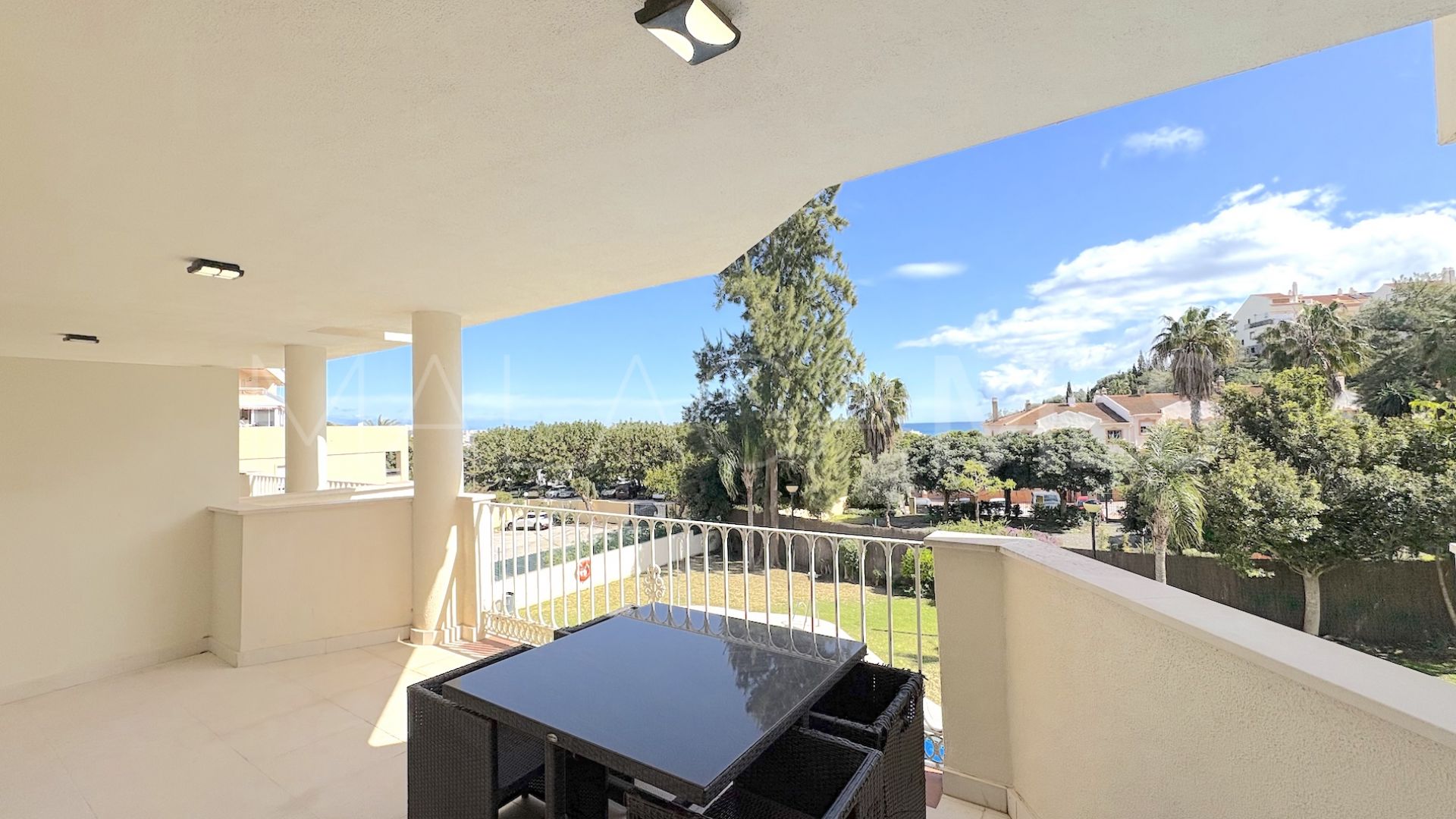 Torrequebrada, apartamento for sale de 2 bedrooms