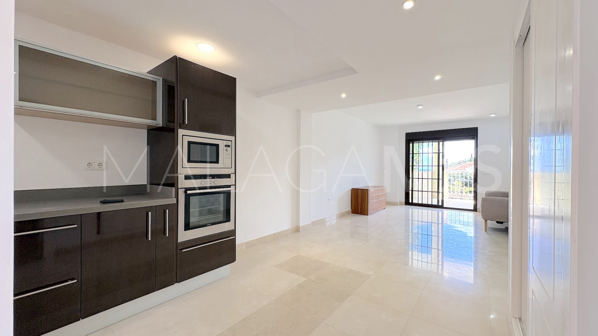 Torrequebrada, apartamento for sale de 2 bedrooms