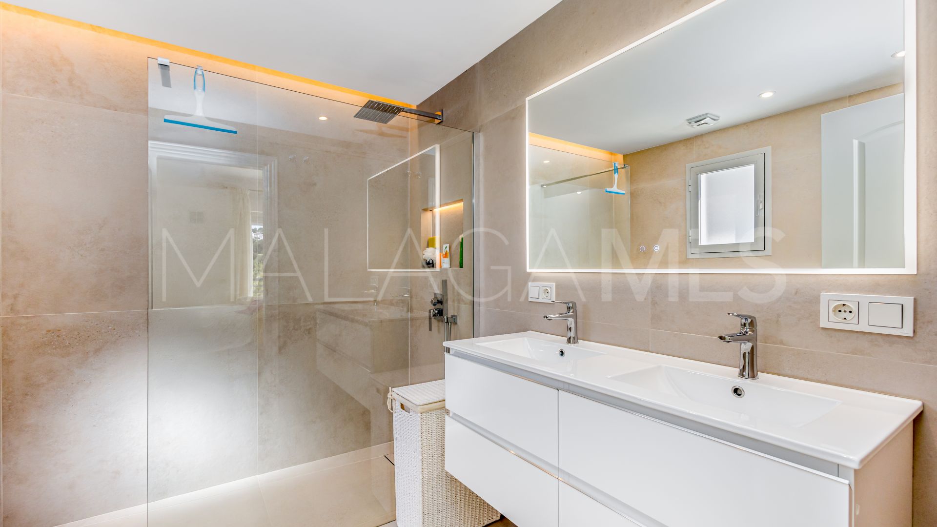 Maison de ville for sale in Alhaurin Golf