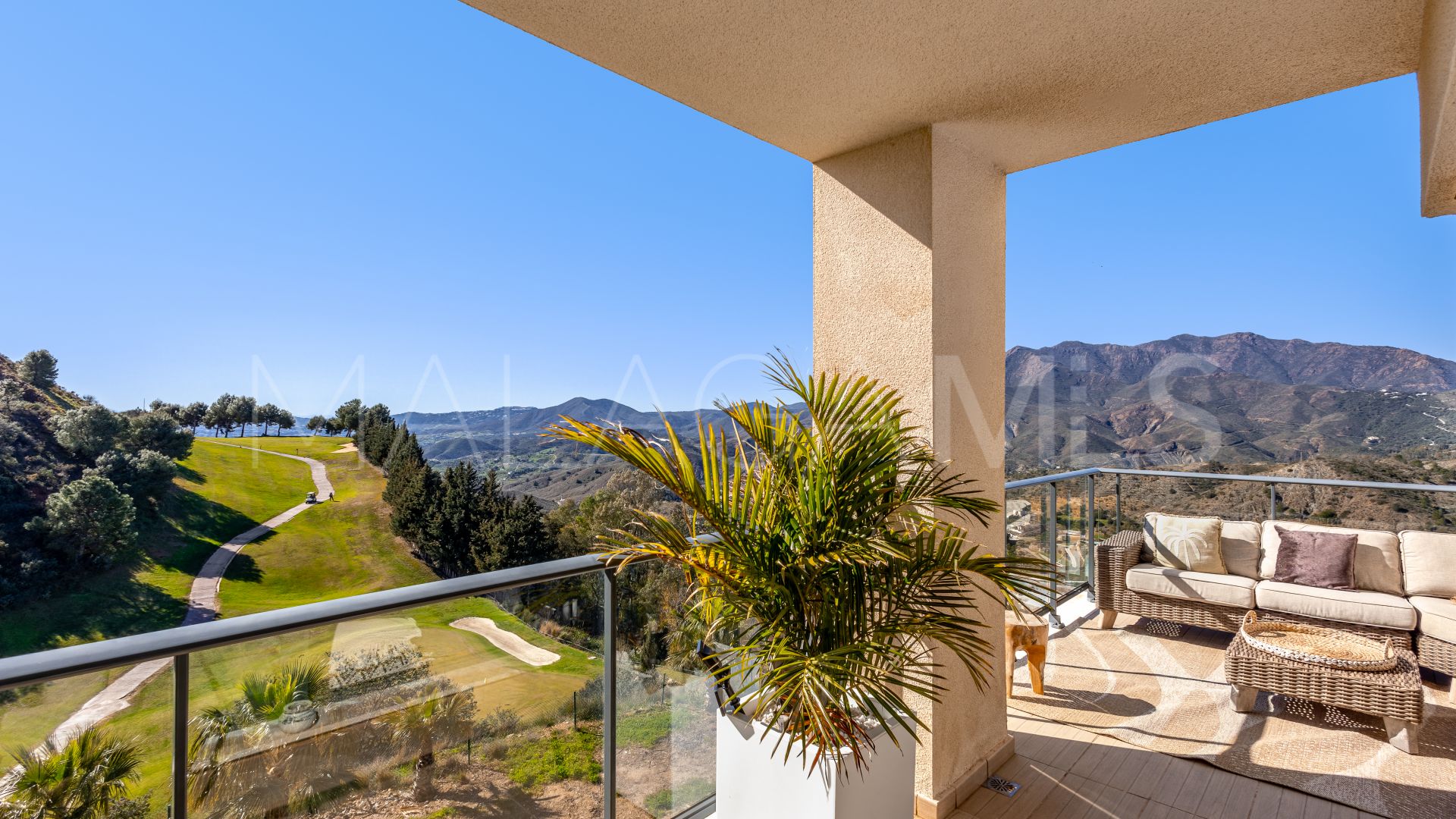 Zweistöckiges penthouse for sale in Alhaurin Golf