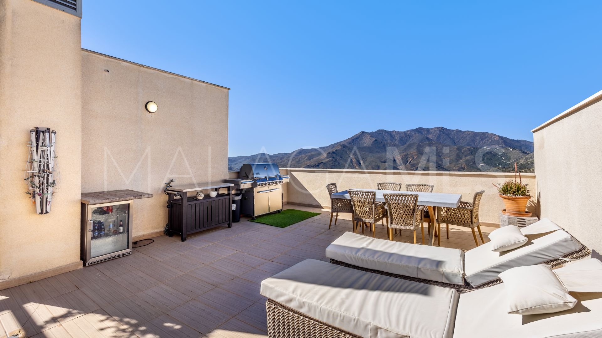 Zweistöckiges penthouse for sale in Alhaurin Golf