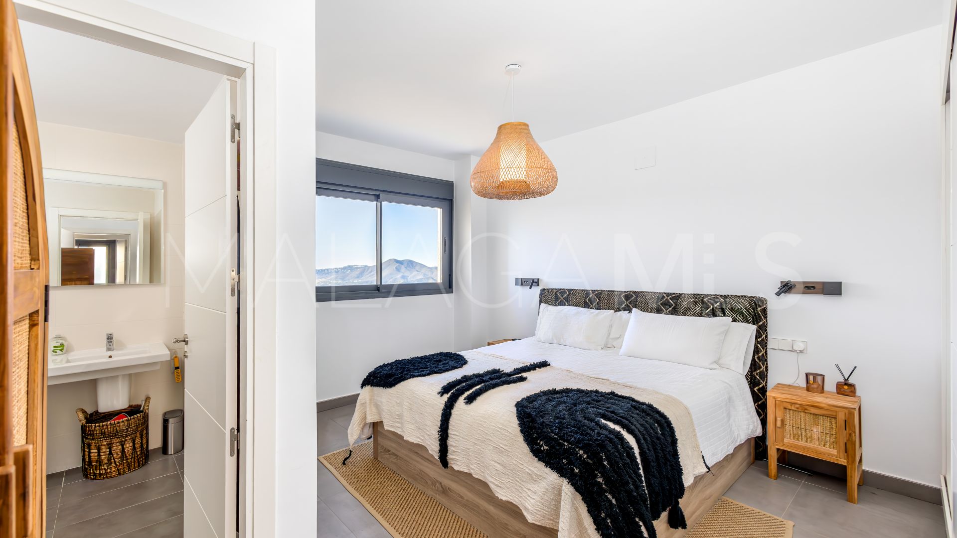 Zweistöckiges penthouse for sale in Alhaurin Golf