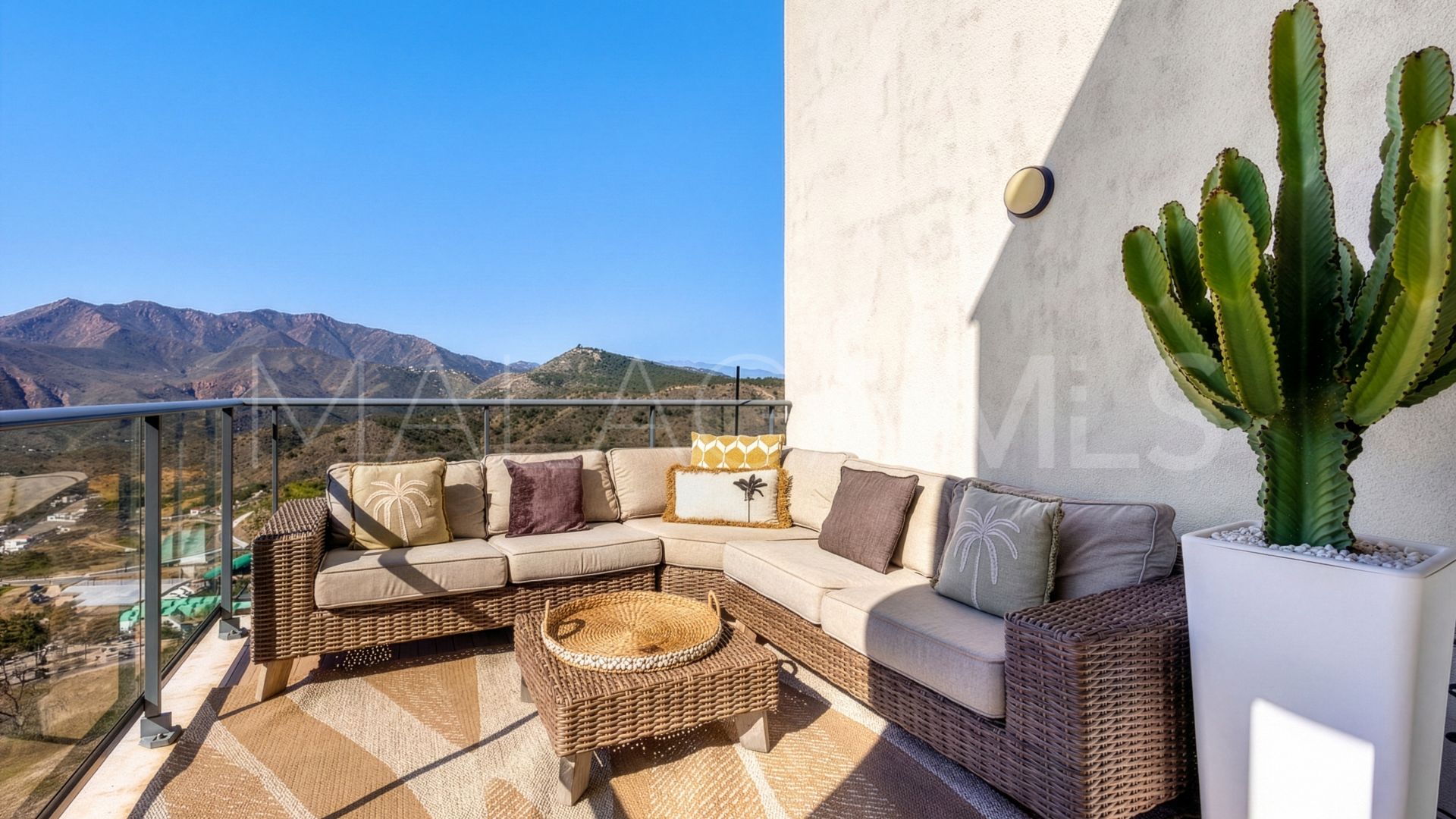 Zweistöckiges penthouse for sale in Alhaurin Golf