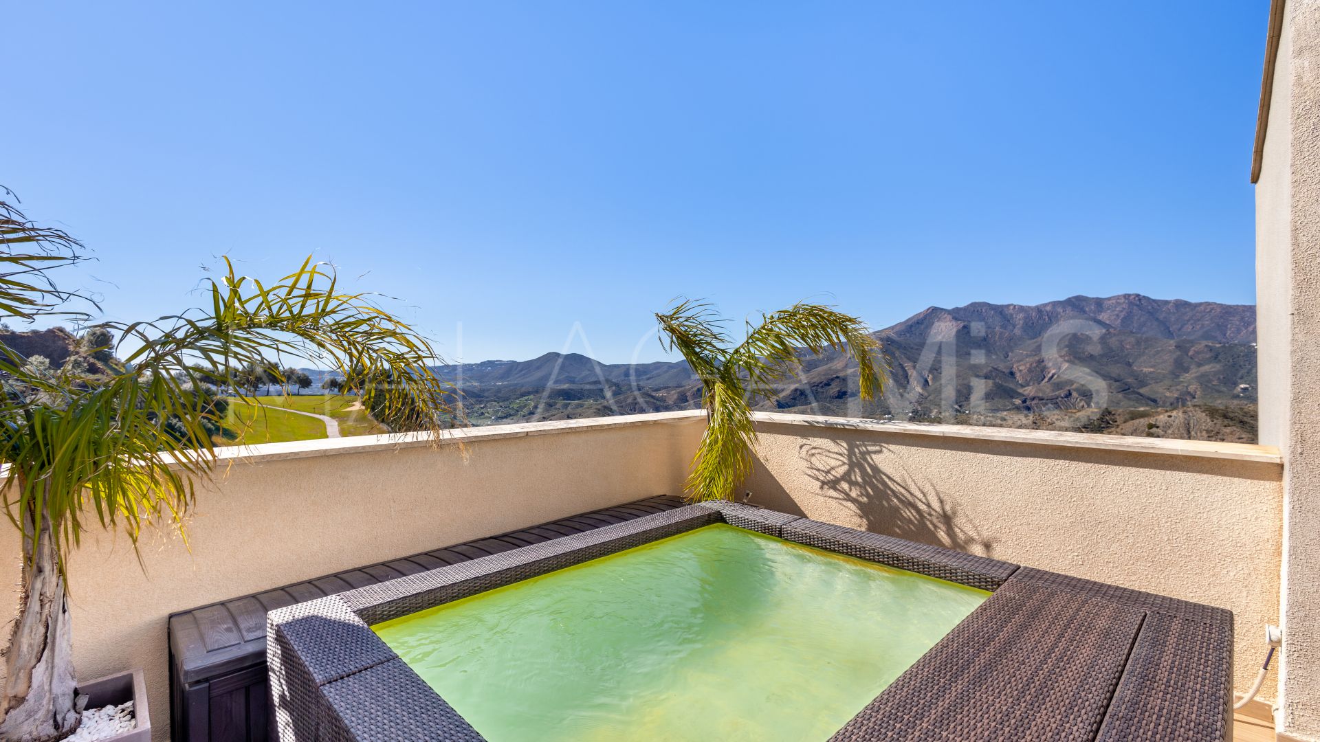 Zweistöckiges penthouse for sale in Alhaurin Golf