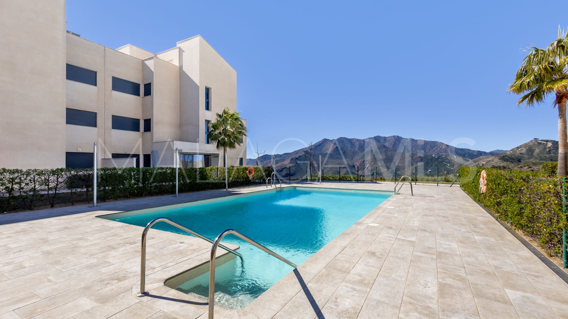 Zweistöckiges penthouse for sale in Alhaurin Golf