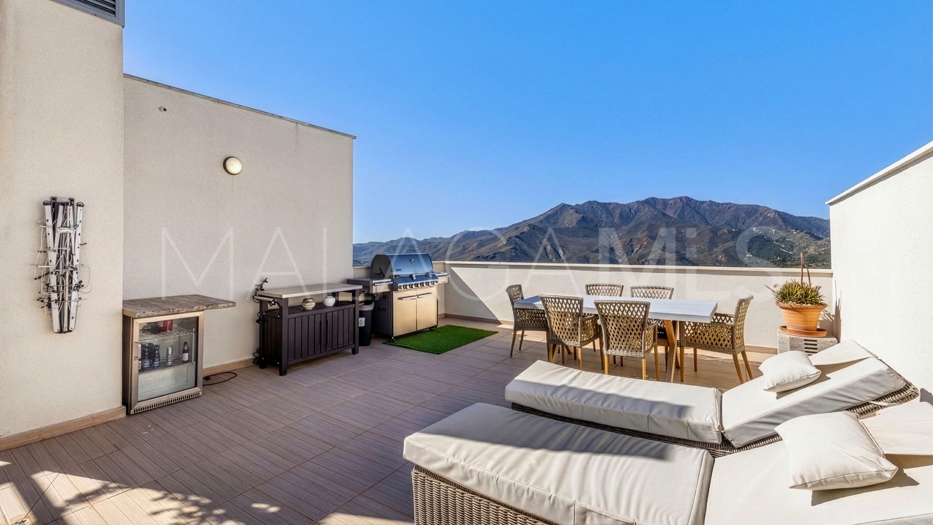 Zweistöckiges penthouse for sale in Alhaurin Golf