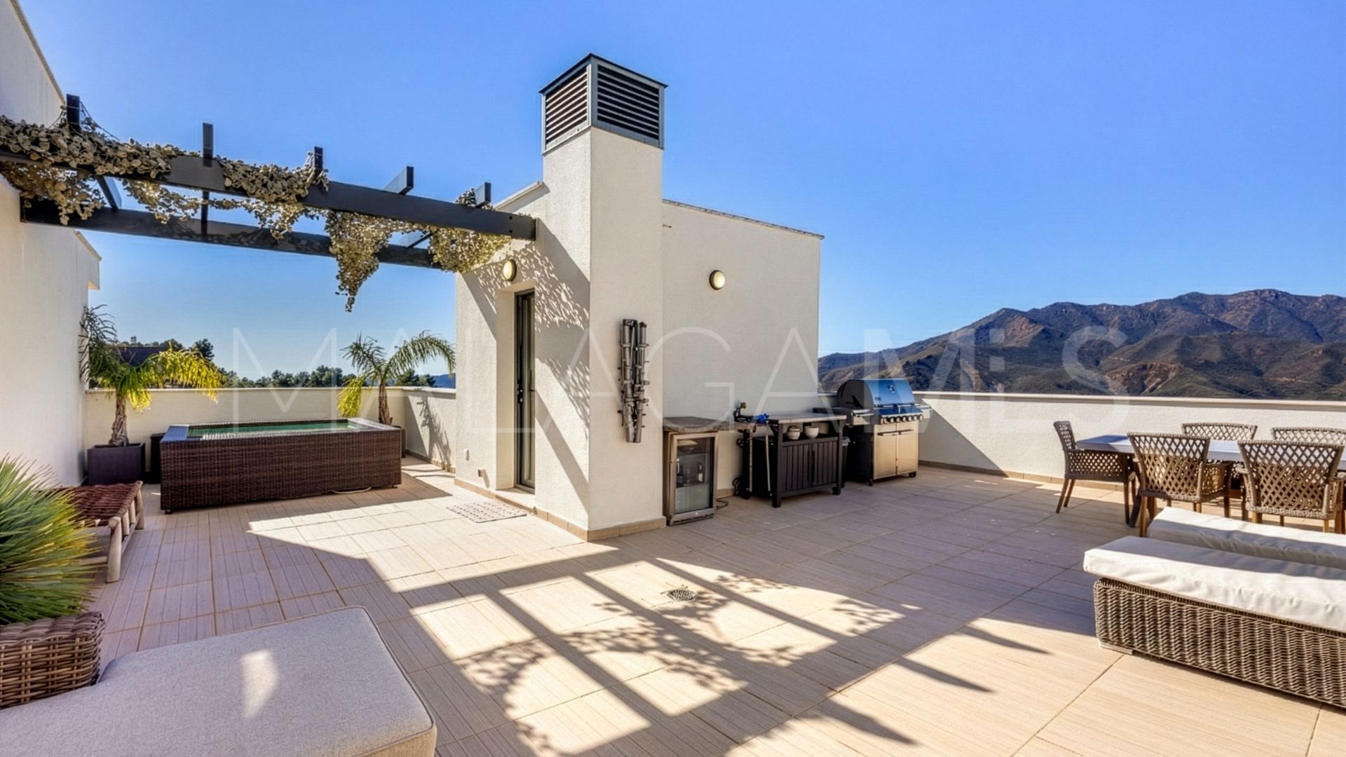 Zweistöckiges penthouse for sale in Alhaurin Golf