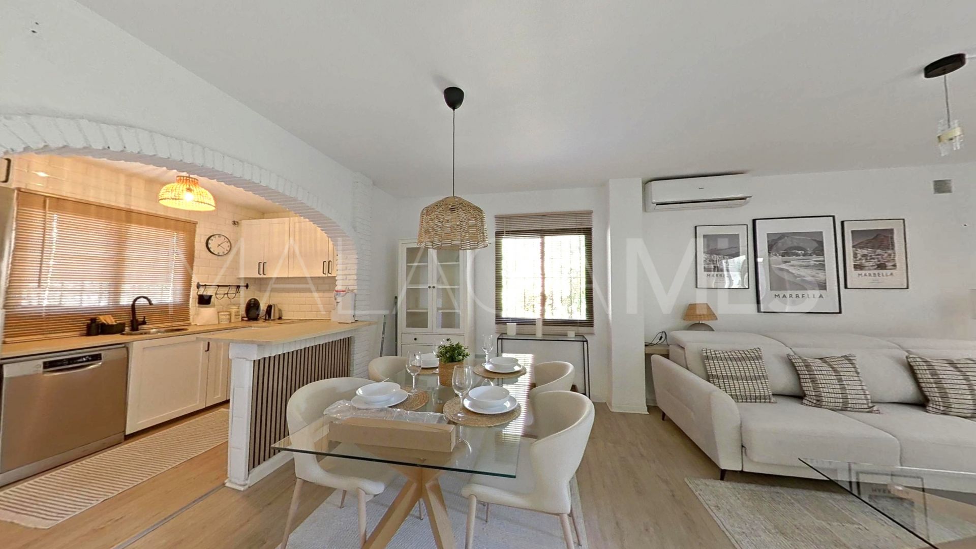 Buy town house in Calahonda with 2 bedrooms