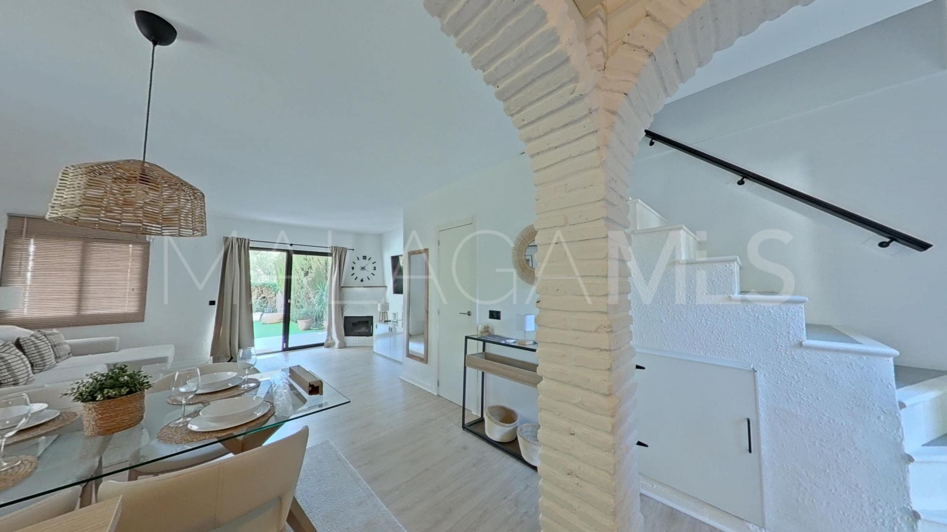 Buy town house in Calahonda with 2 bedrooms