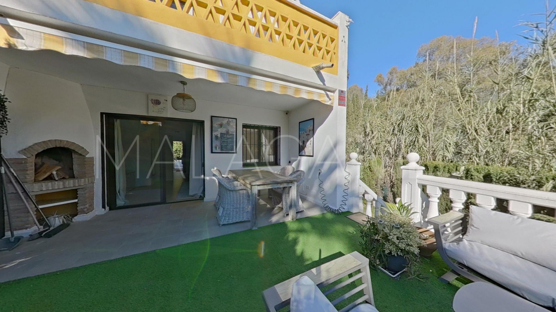 Buy town house in Calahonda with 2 bedrooms