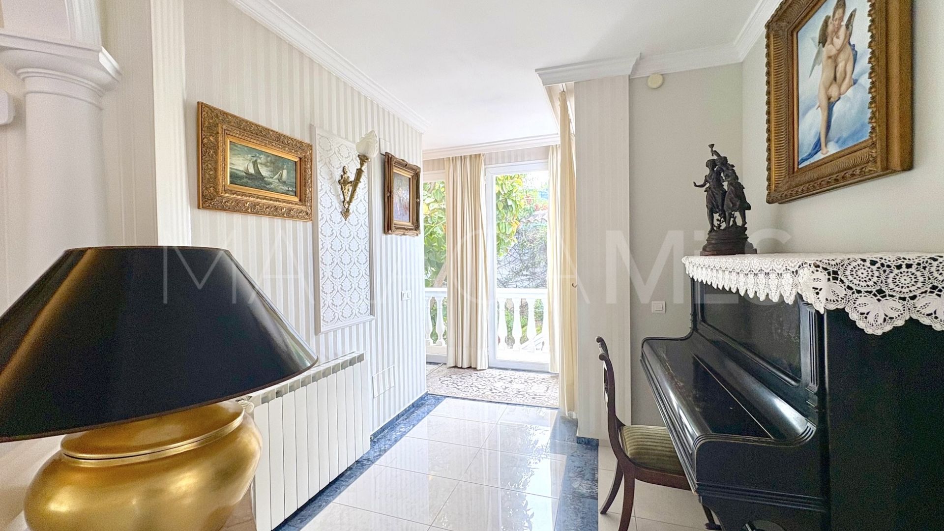 Hus i byn for sale in Hacienda las Chapas